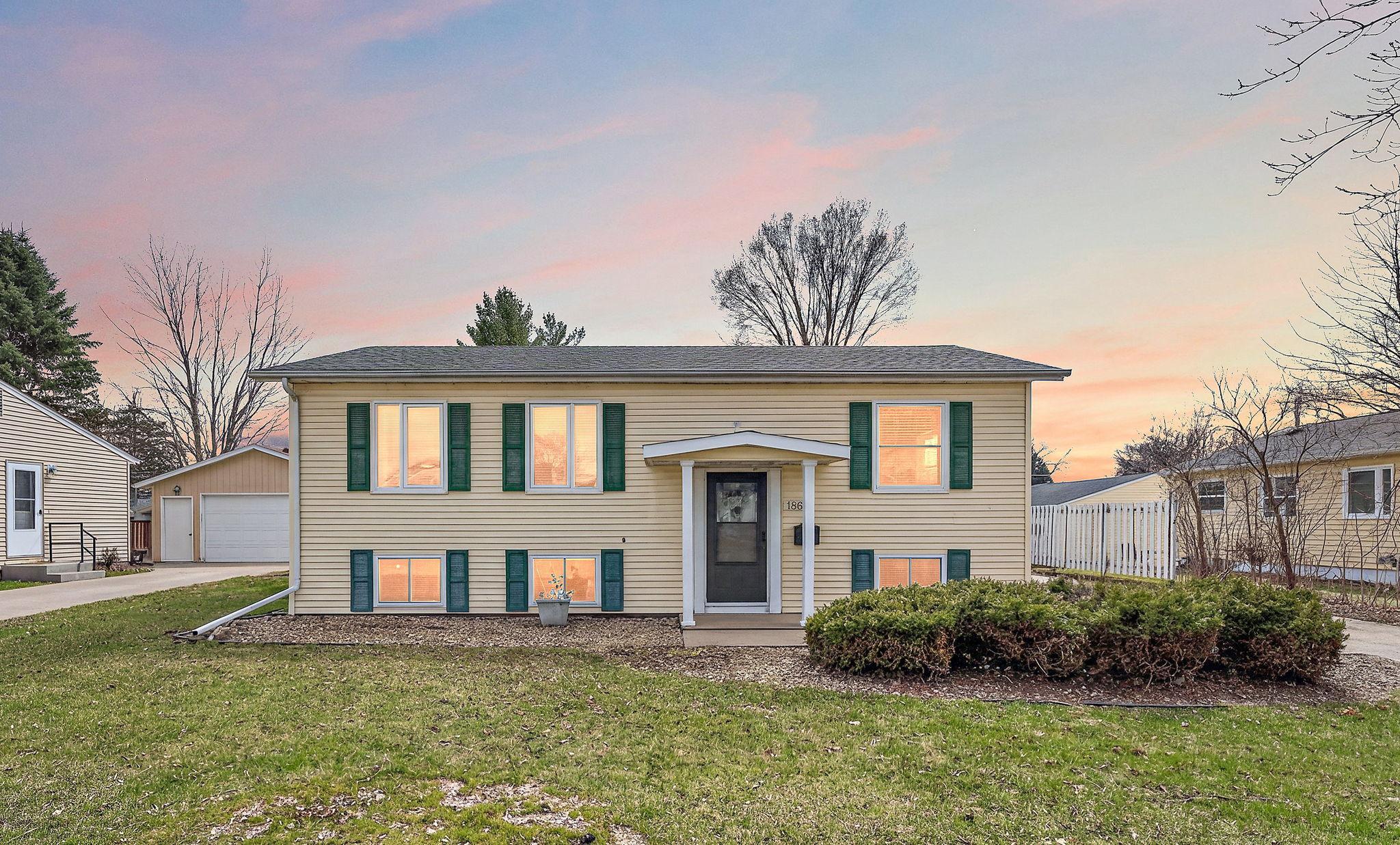 Pristine Tri-Level Luxe: 3 Living Spaces & New Carpet
