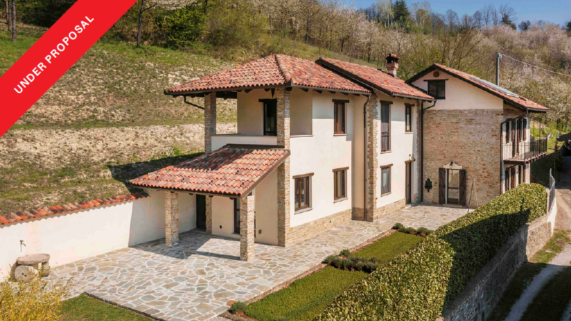 A renovated historic farmhouse in the heart of the Alta Langa