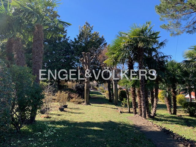 Build your home a few minutes from the Lake