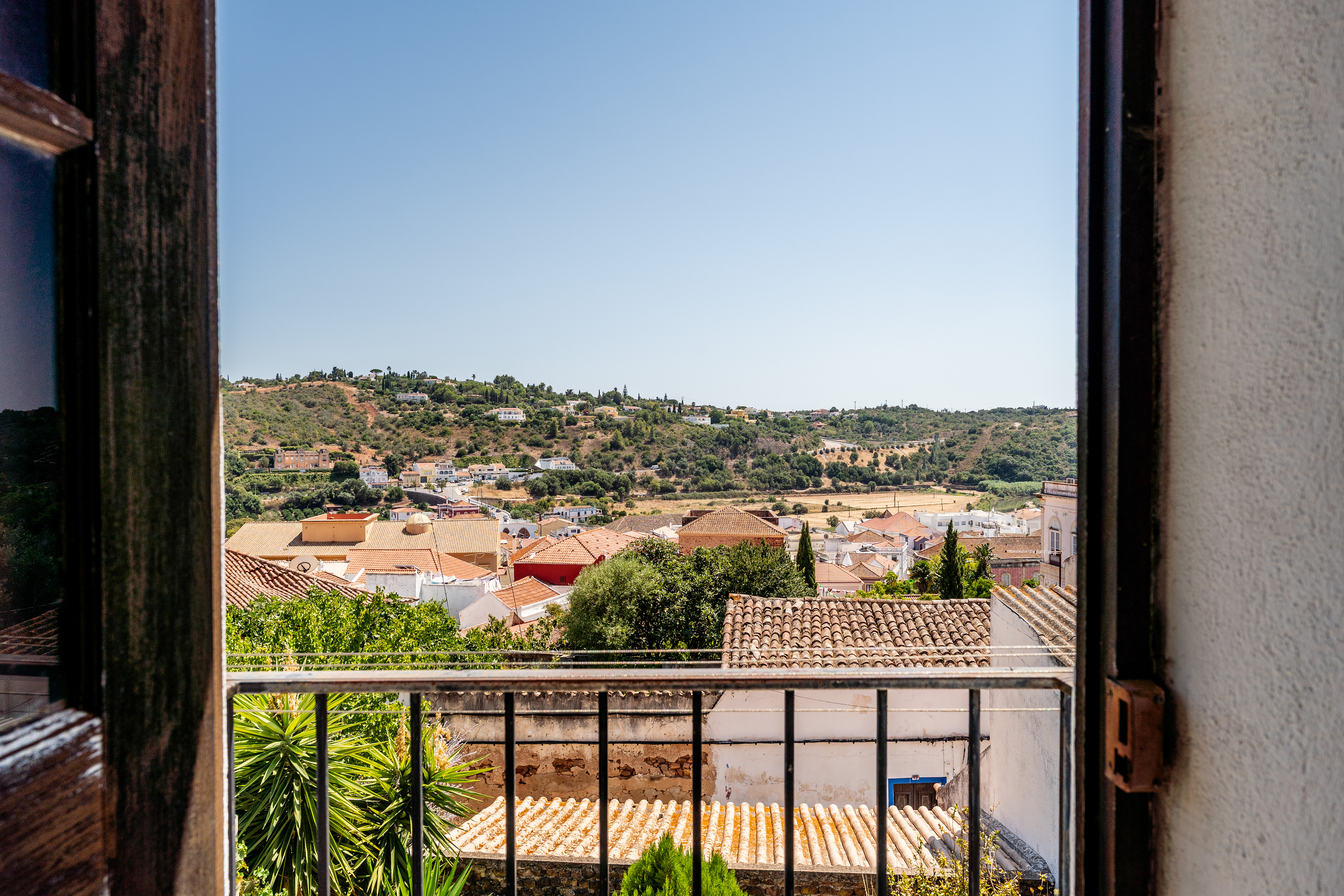 Elegant Algarve Residence with Approved Project incl Pool and Exceptional Views