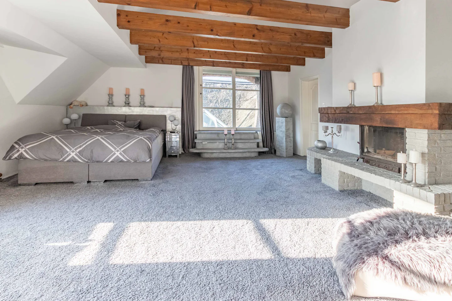 Exklusives Wohnen im Grünen – Großzügige Wohnung mit über 200m² in besonderer Atmosphäre - Foto 3