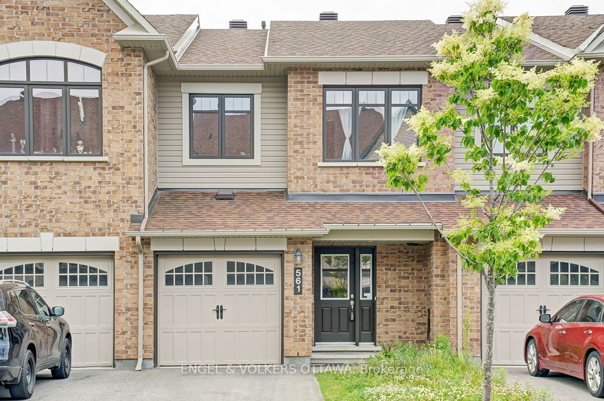 3-Bedroom Townhome Near Ouellette Park in Orleans