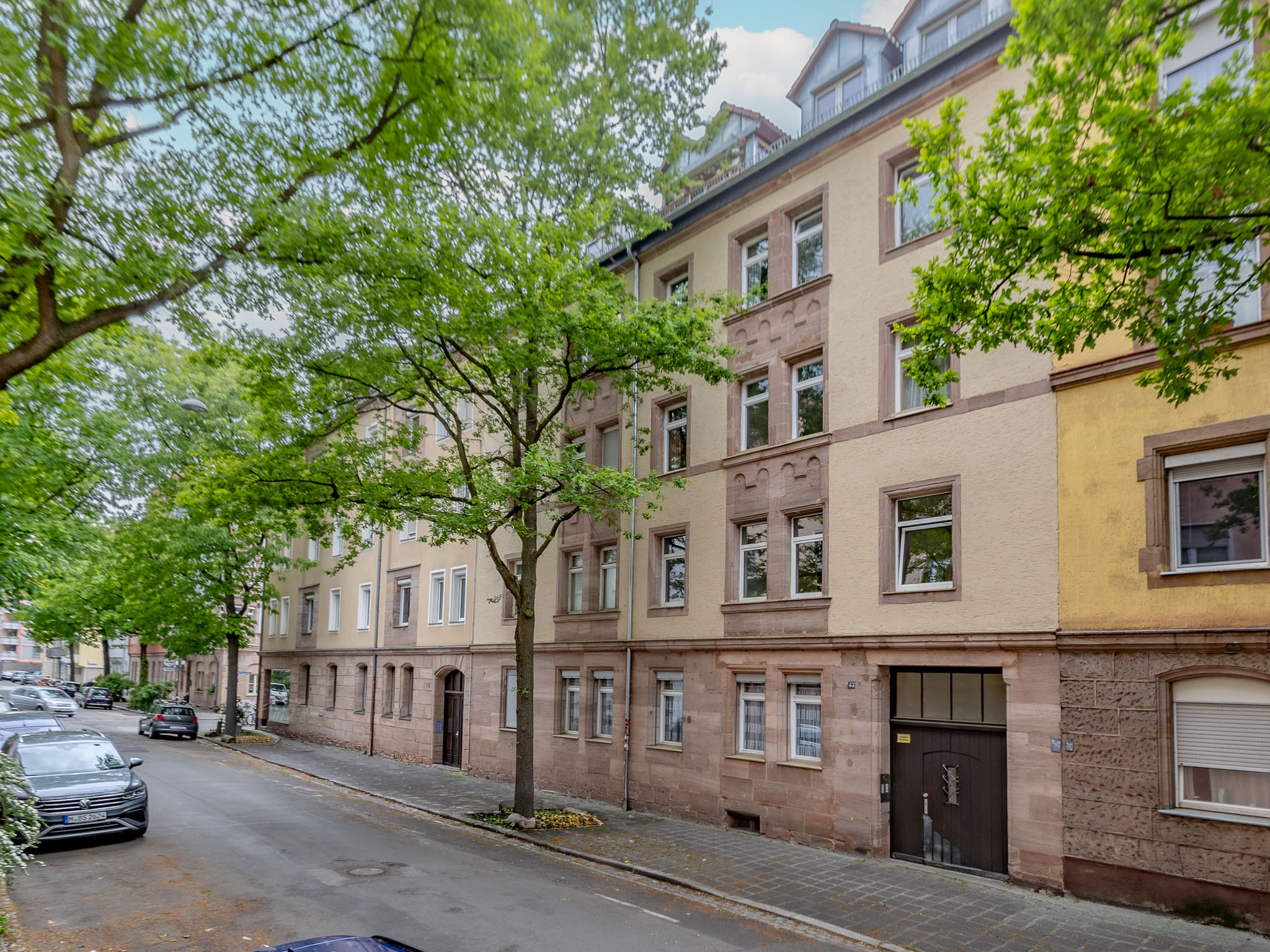 Elegante 3-Zimmerwohnung mit historischem Kachelofen