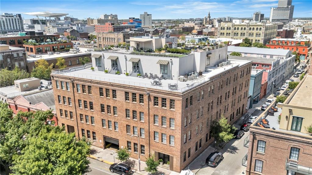 Exclusive Penthouse Condo with Amazing Views