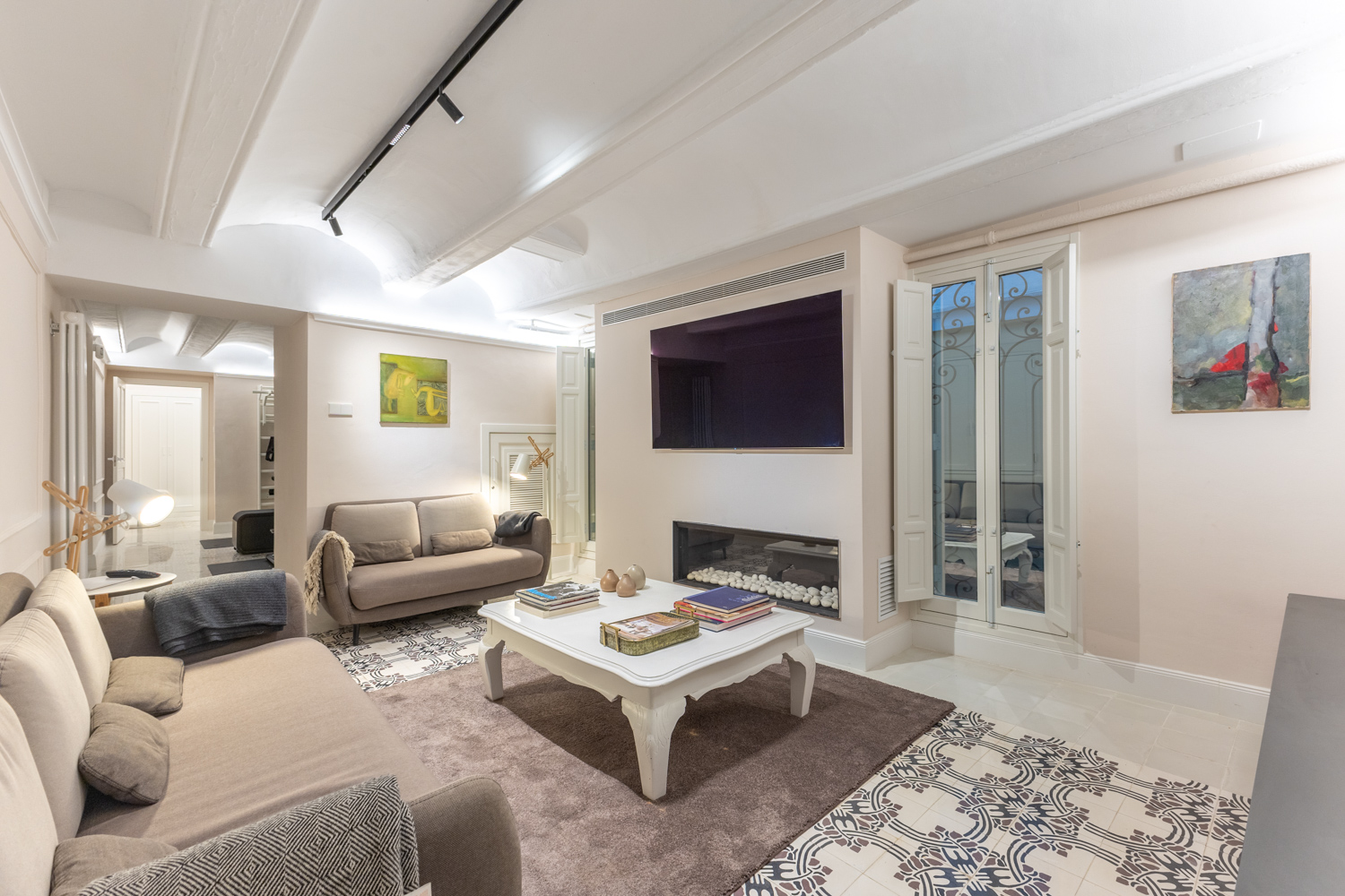 Spacious luxury apartment in a renovated historic building in the heart of El Carmen