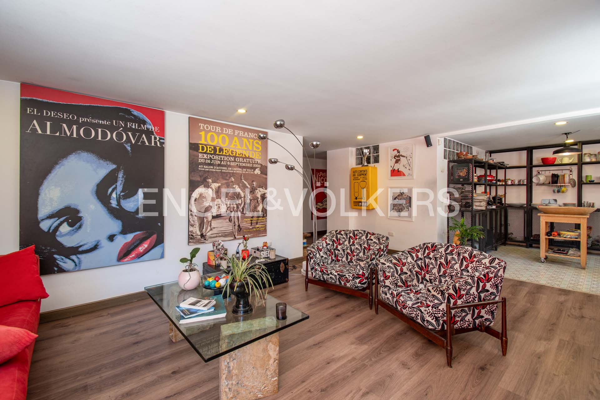 Amplio apartamento remodelado para venta en La Cabrera