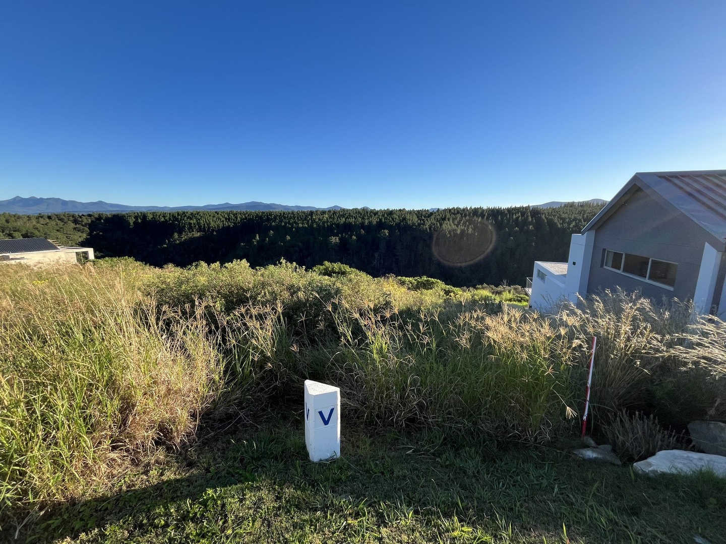 North Facing Stand for Sale in Simola