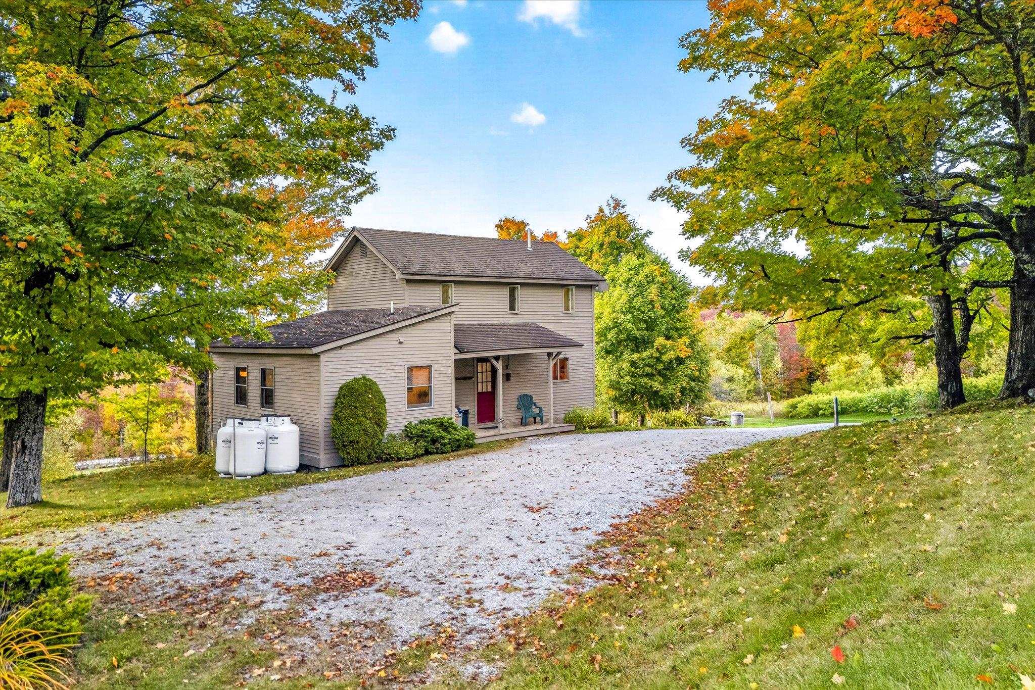 Charming Vermont Cottage with Surreal Views