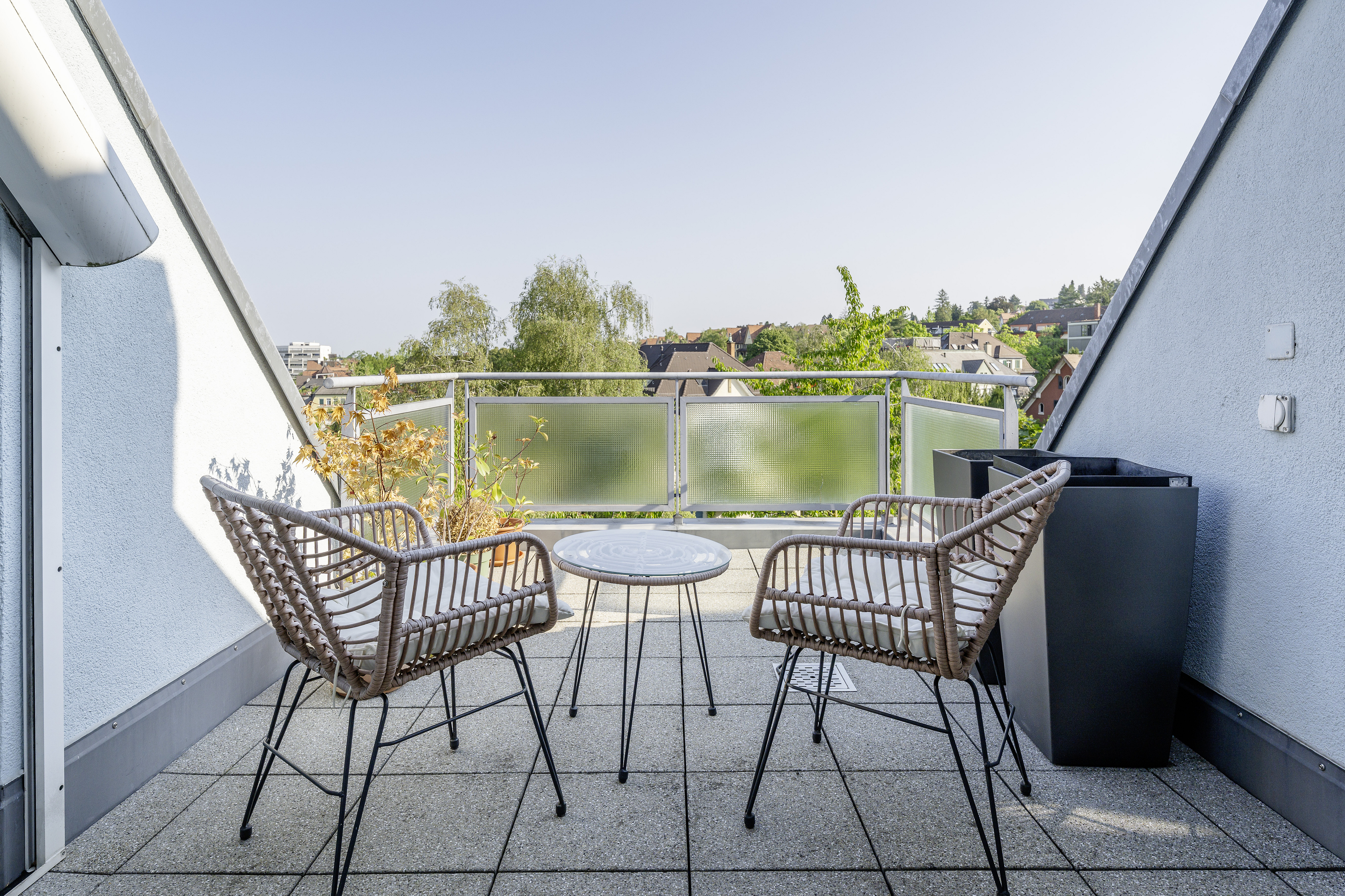 Charming penthouse apartment at popular Rigiplatz
