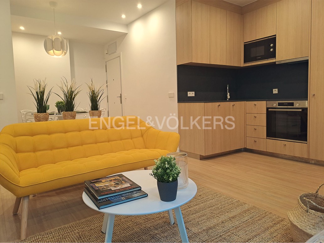 Bright furnished apartment next to Berlin Park: ready to move in