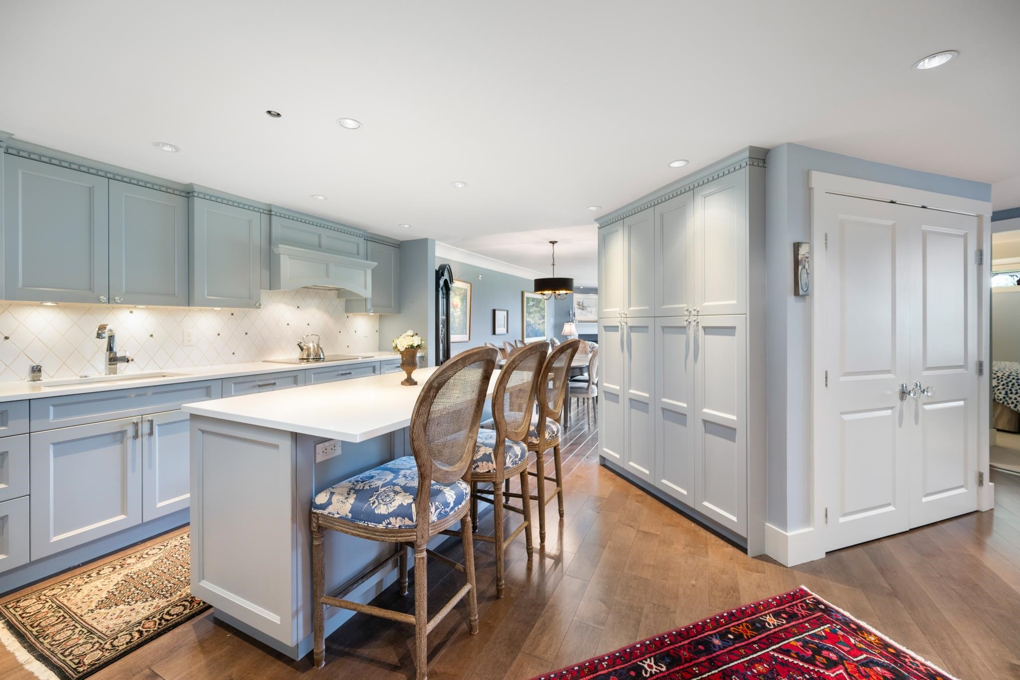 Where Garden Views Meet Waterfront Convenience