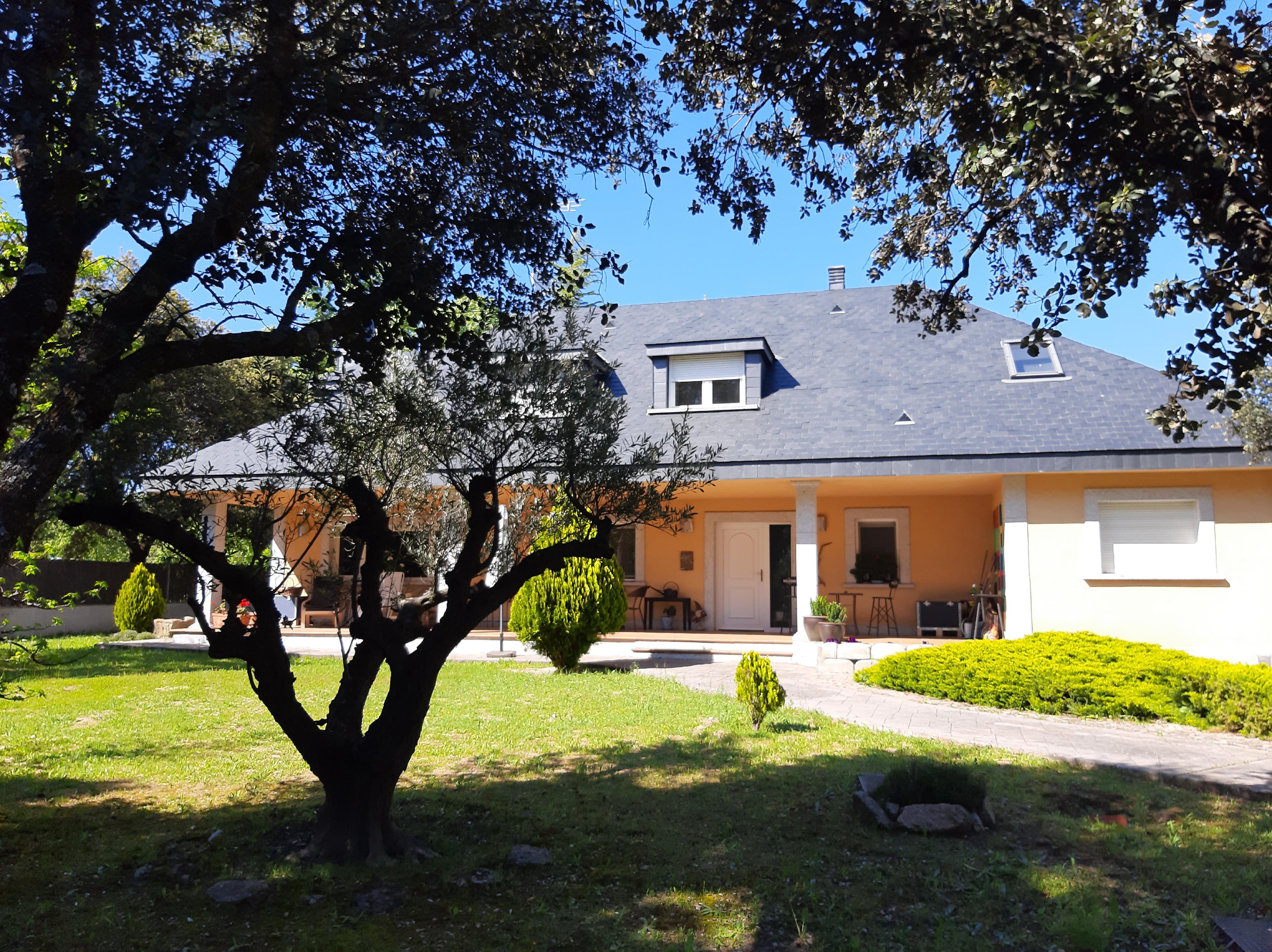 Vivienda independiente con jardín en El Escorial.