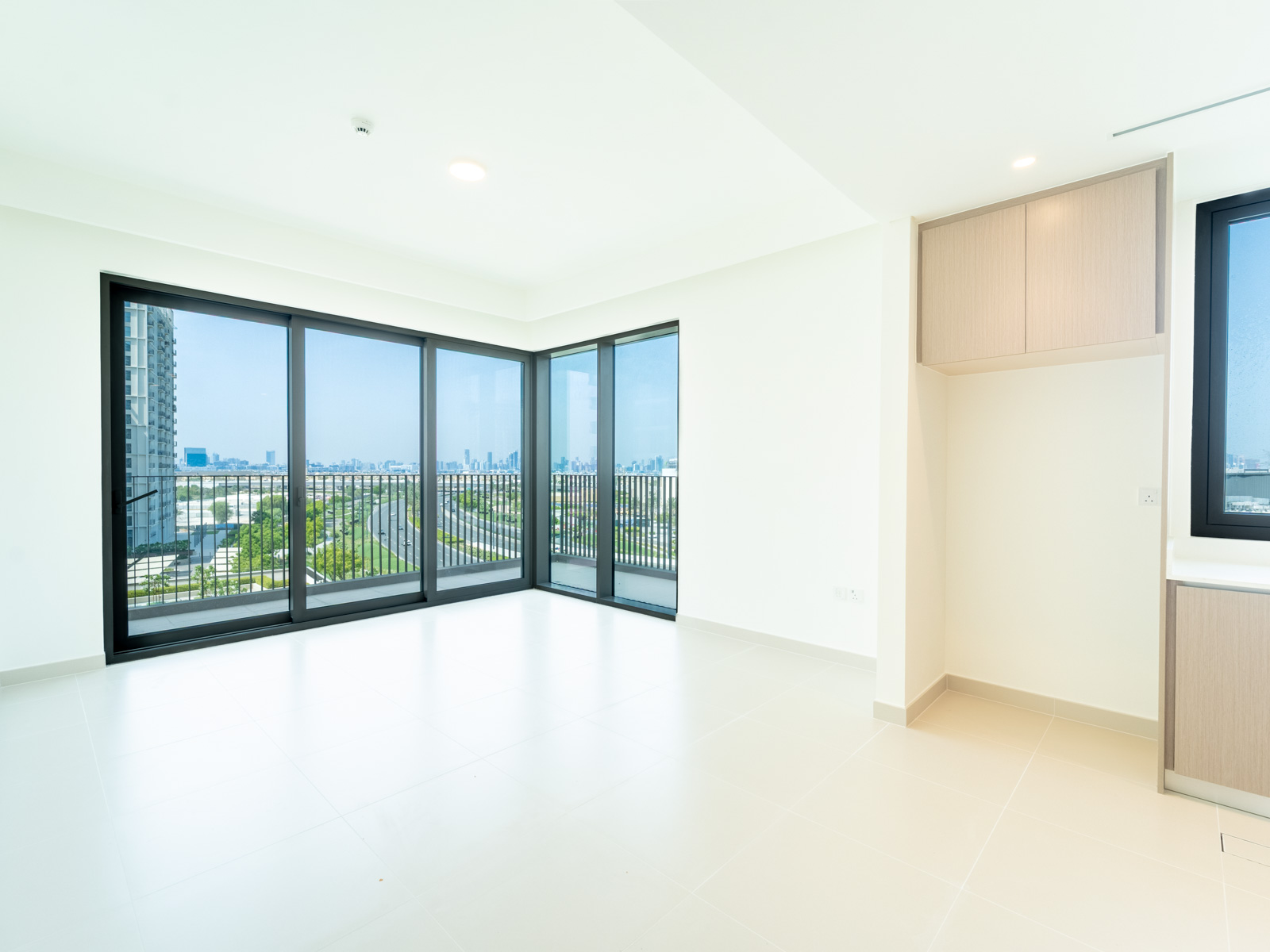 Vacant | Unfurnished | Low Floor