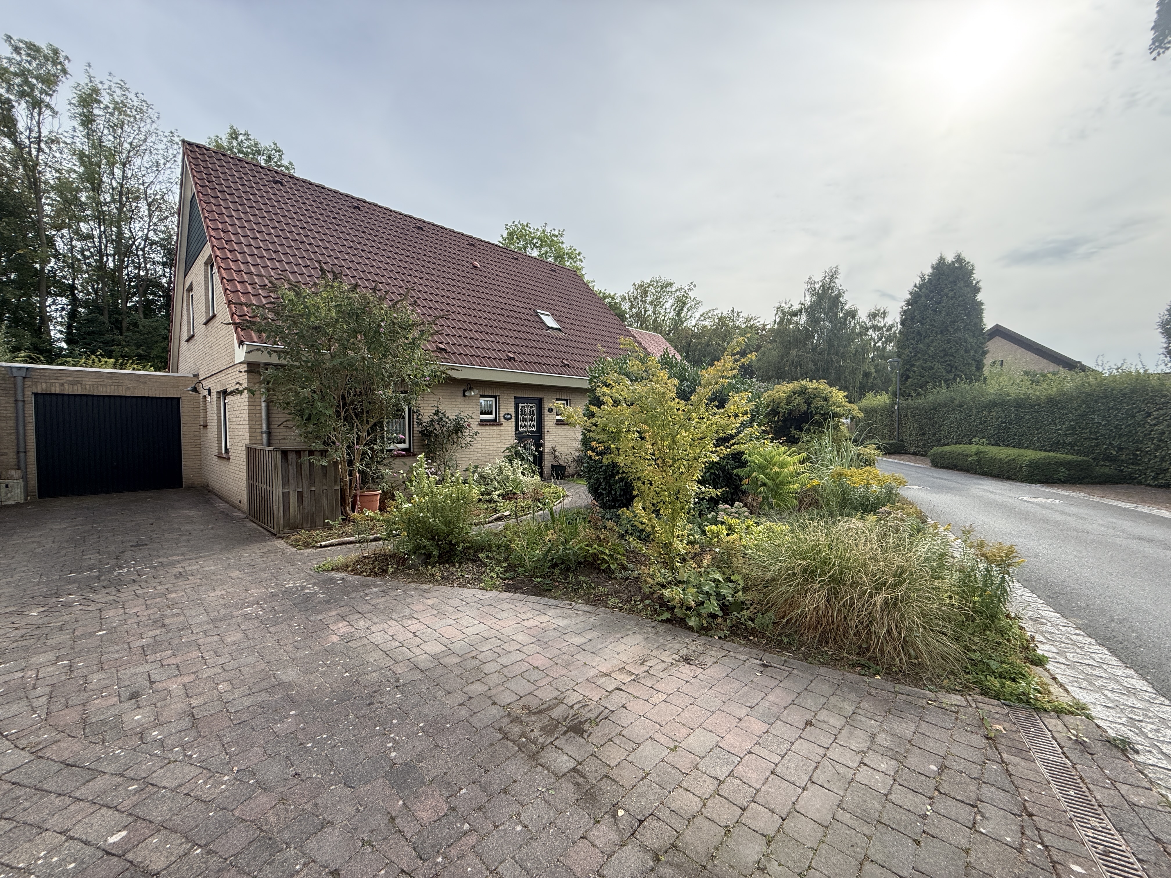 Großzügiges Einfamilienhaus mit moderner Ausstattung in Lenningsen