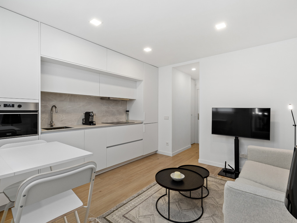 Charmante helle, renovierte Wohnung mit Aufzug und Gemeinschafts-Dachterrasse in Top-Lage in Jaime III