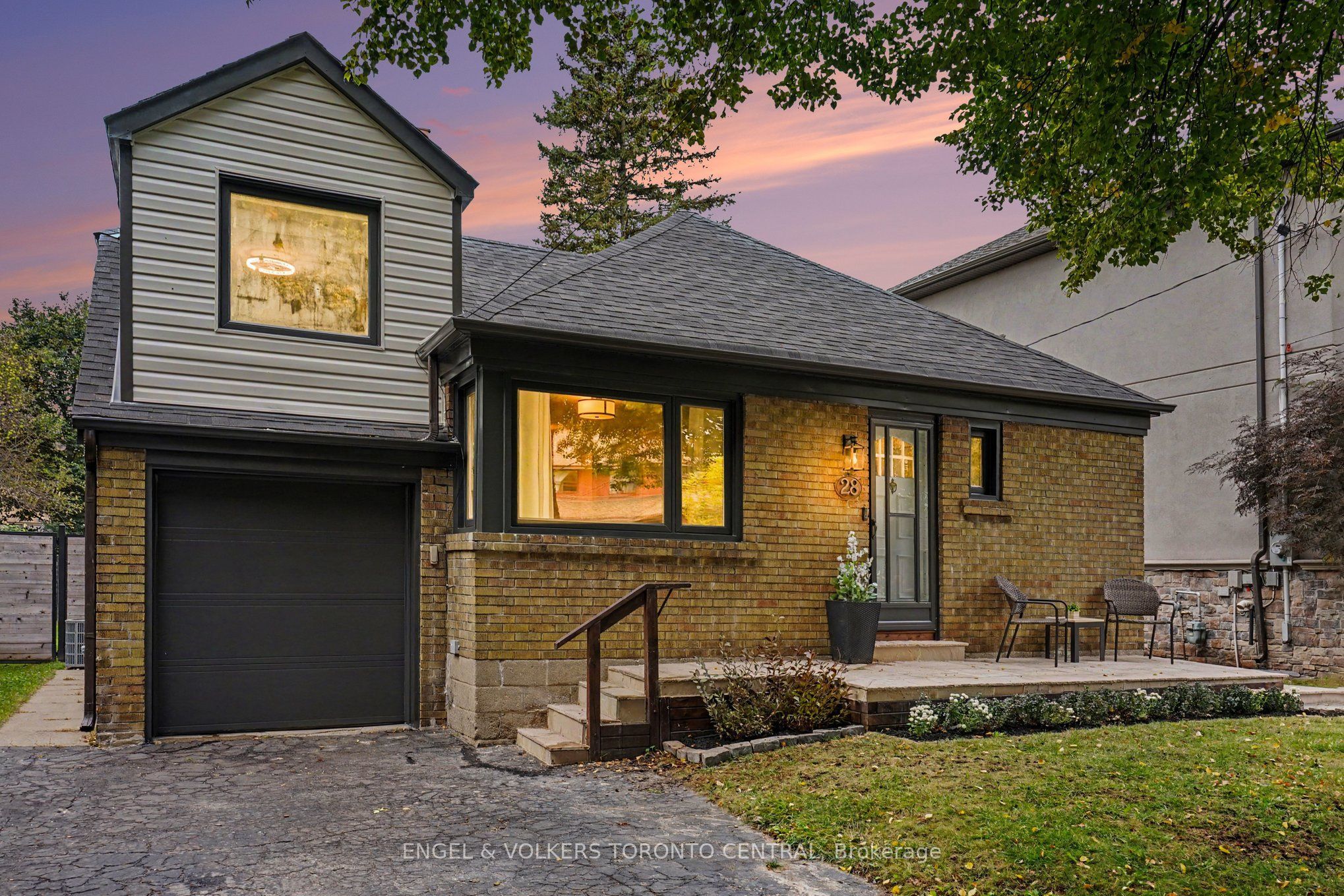 Perfect Balance Of Urban Convenience And Residential Charm