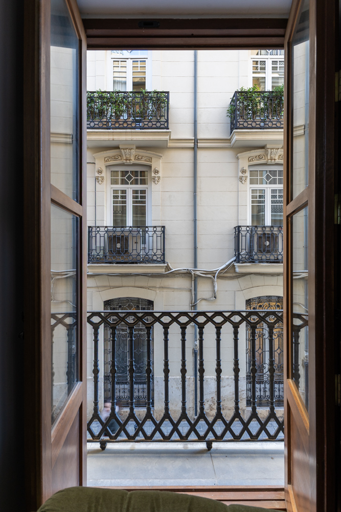 Elegant 144 m² home with terrace and balconies