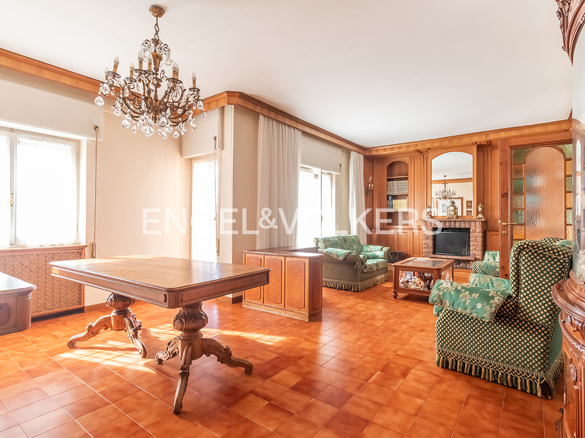 Casetta Mattei – Bright 120 sqm apartment with terraces and double garage