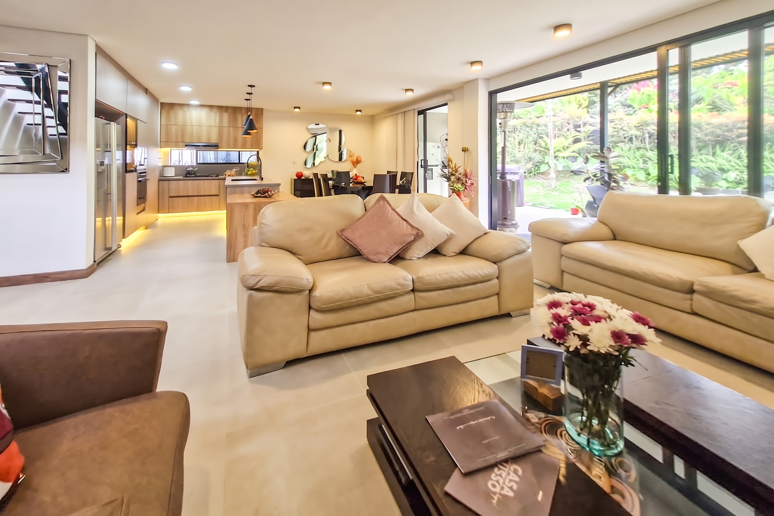 Amplia casa con terraza para venta | Parcelación en El Retiro
