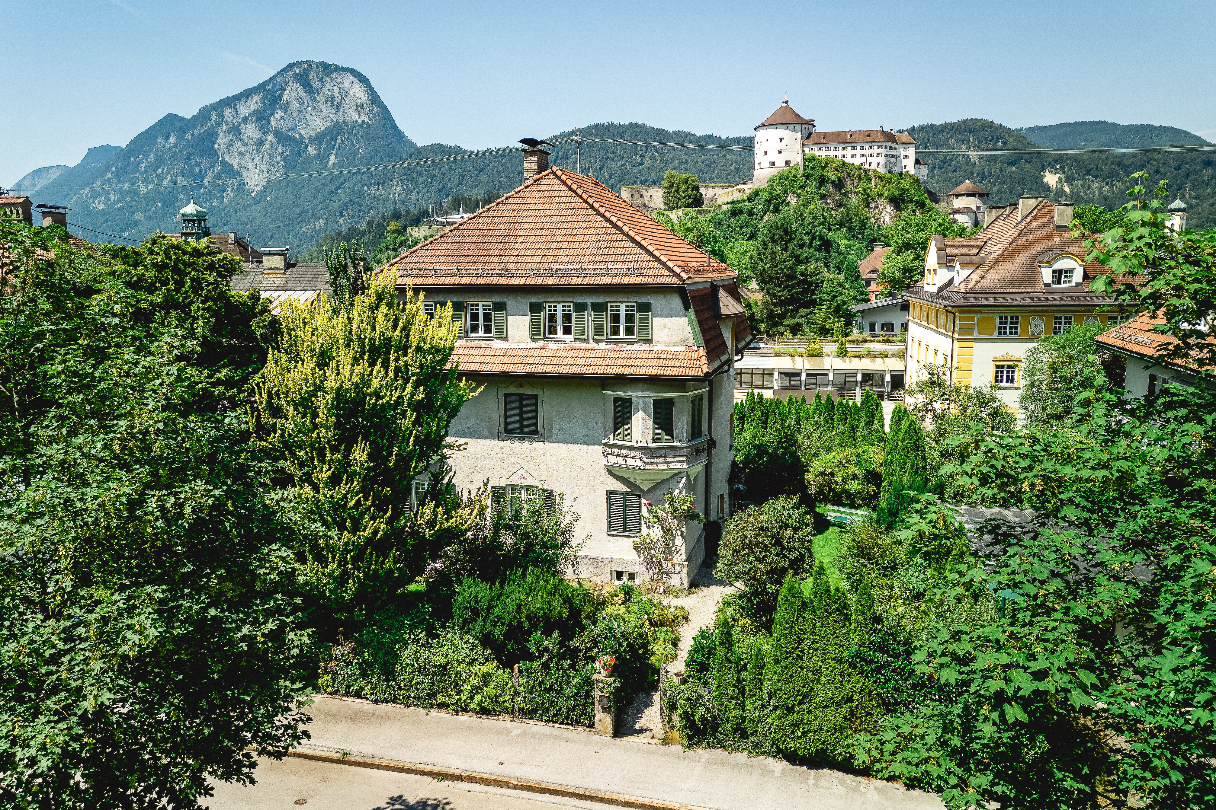 Representative Art Nouveau villa in a prime location