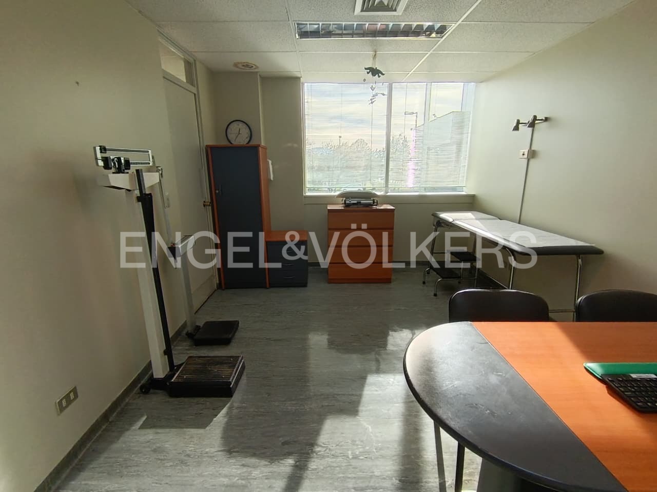 Excelente Consulta médica en edificio Intersalud