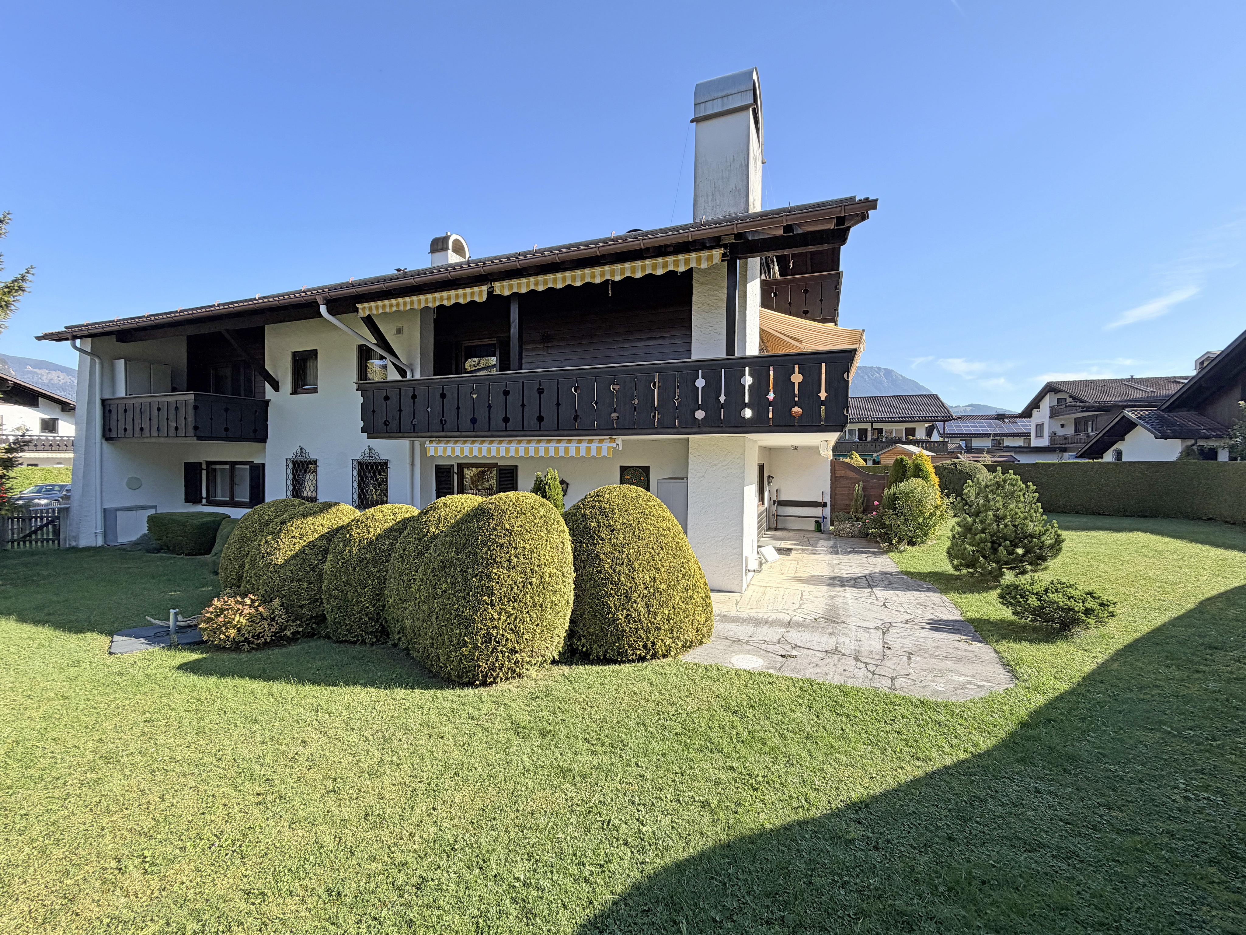 Sanierte Gartenwohnung mit gehobener Ausstattung in ruhiger Bestlage mit Blick auf das Wettersteingebirge