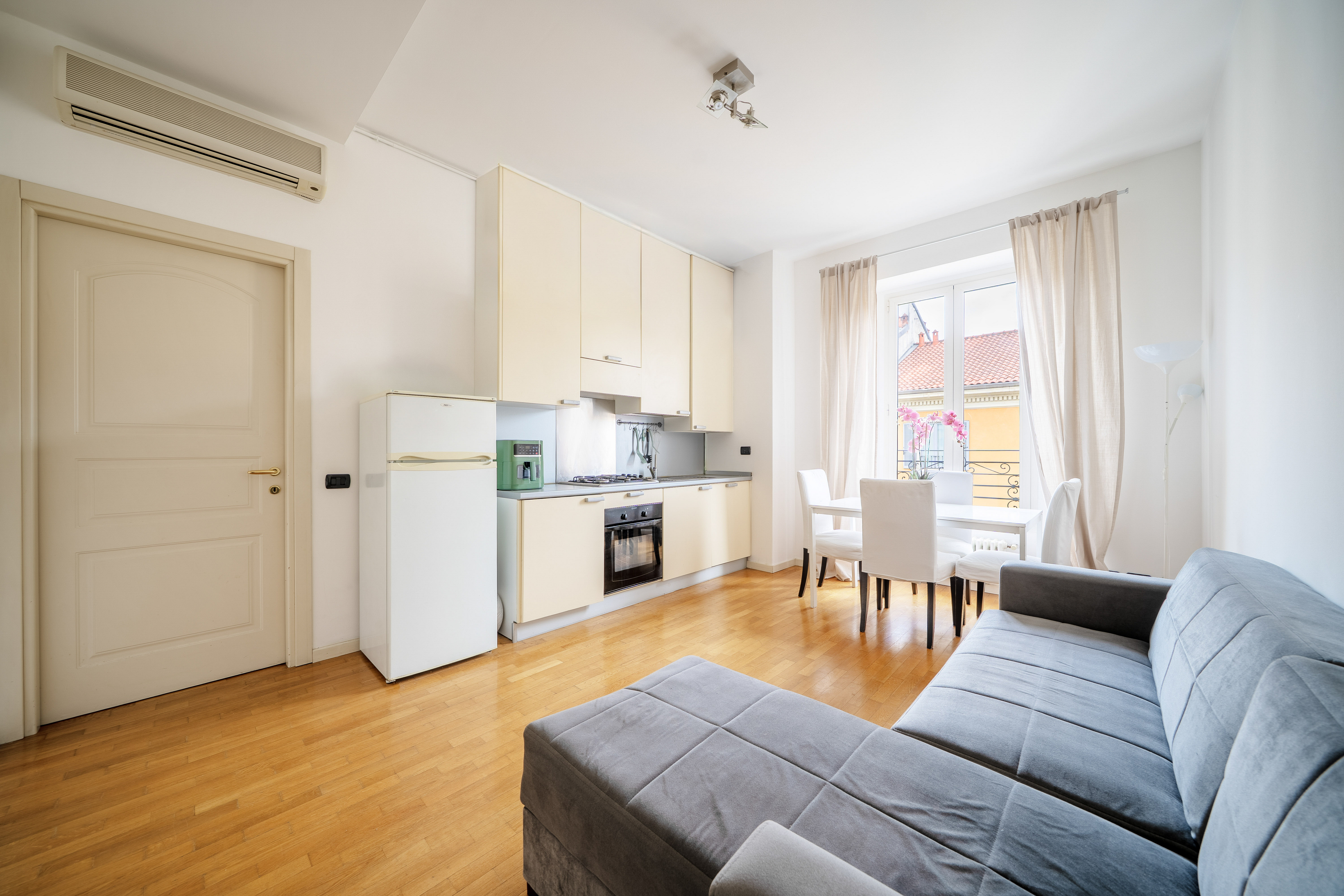 Bright one-bedroom apartment in via Bergamo