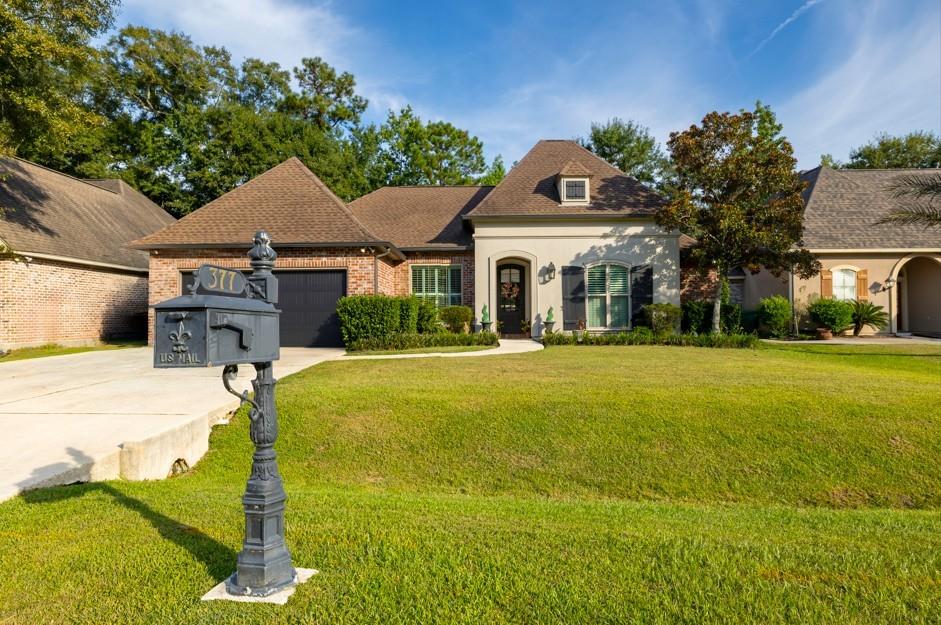 Autumn Lake Oasis with Saltwater Pool & Outdoor Kitchen
