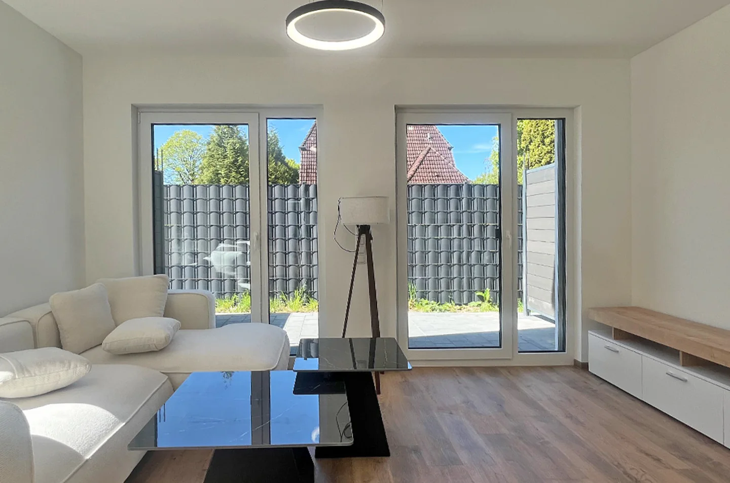 Exklusiver Neubau in Meiendorf: Moderne Stadthäuser in gefragter Lage - Photo 2