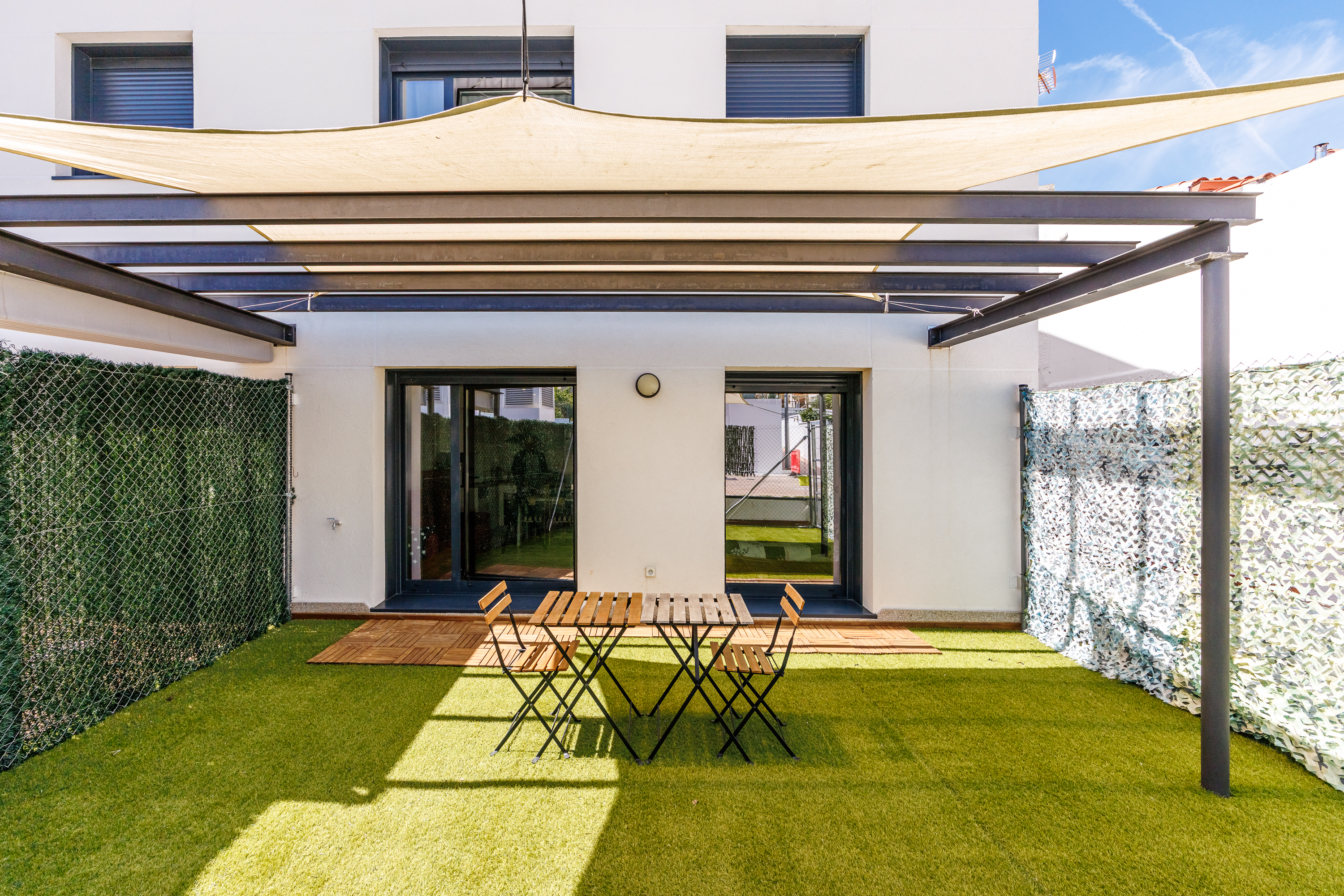 Acogedor apartamento en Vigo, Avda. Atlántida, con terraza y zonas comunes premium