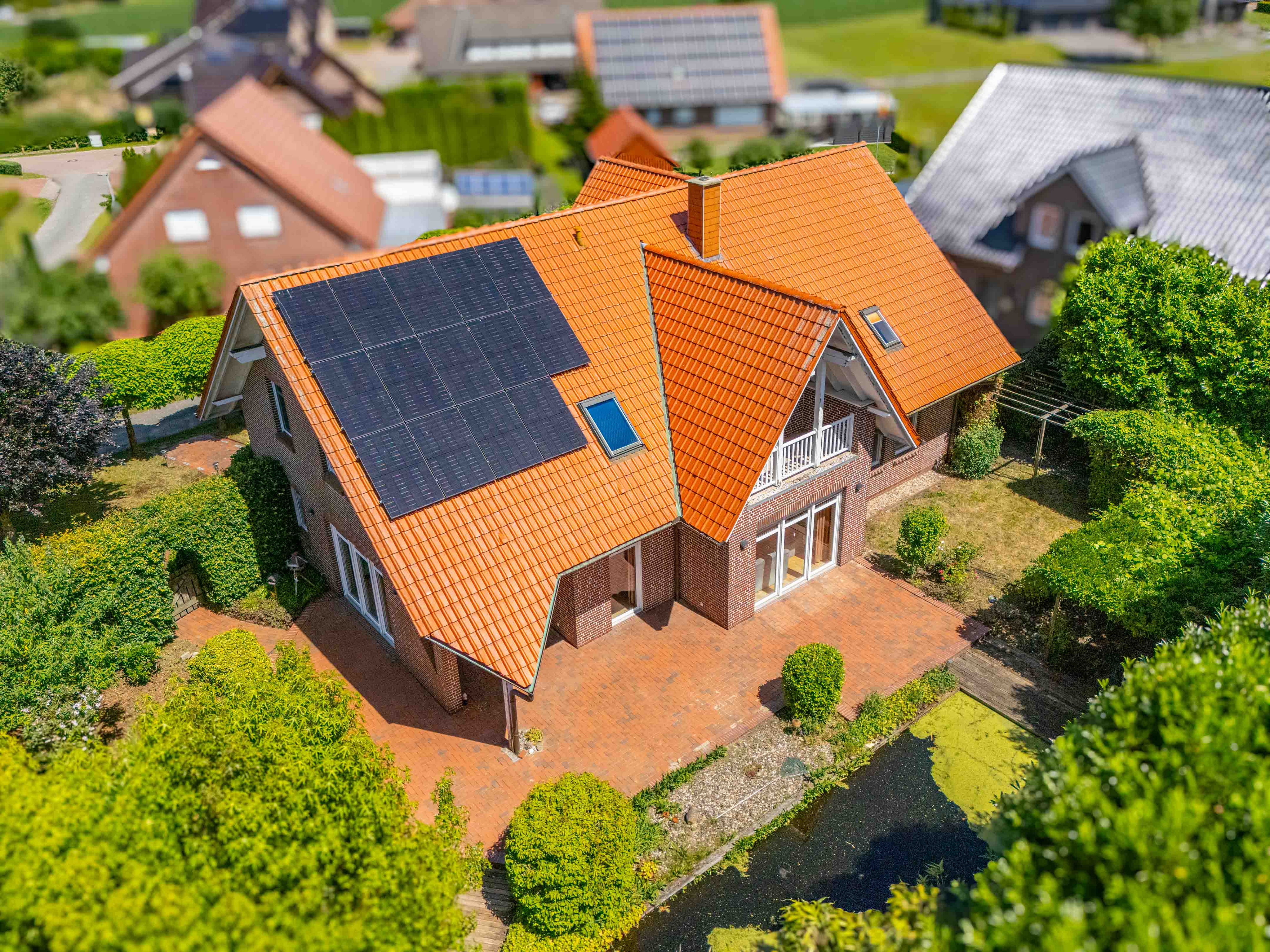 Einfamilienhaus mit Einliegerwohnung oder Büro – 255 m² in ruhiger Randlage von Esterwegen
