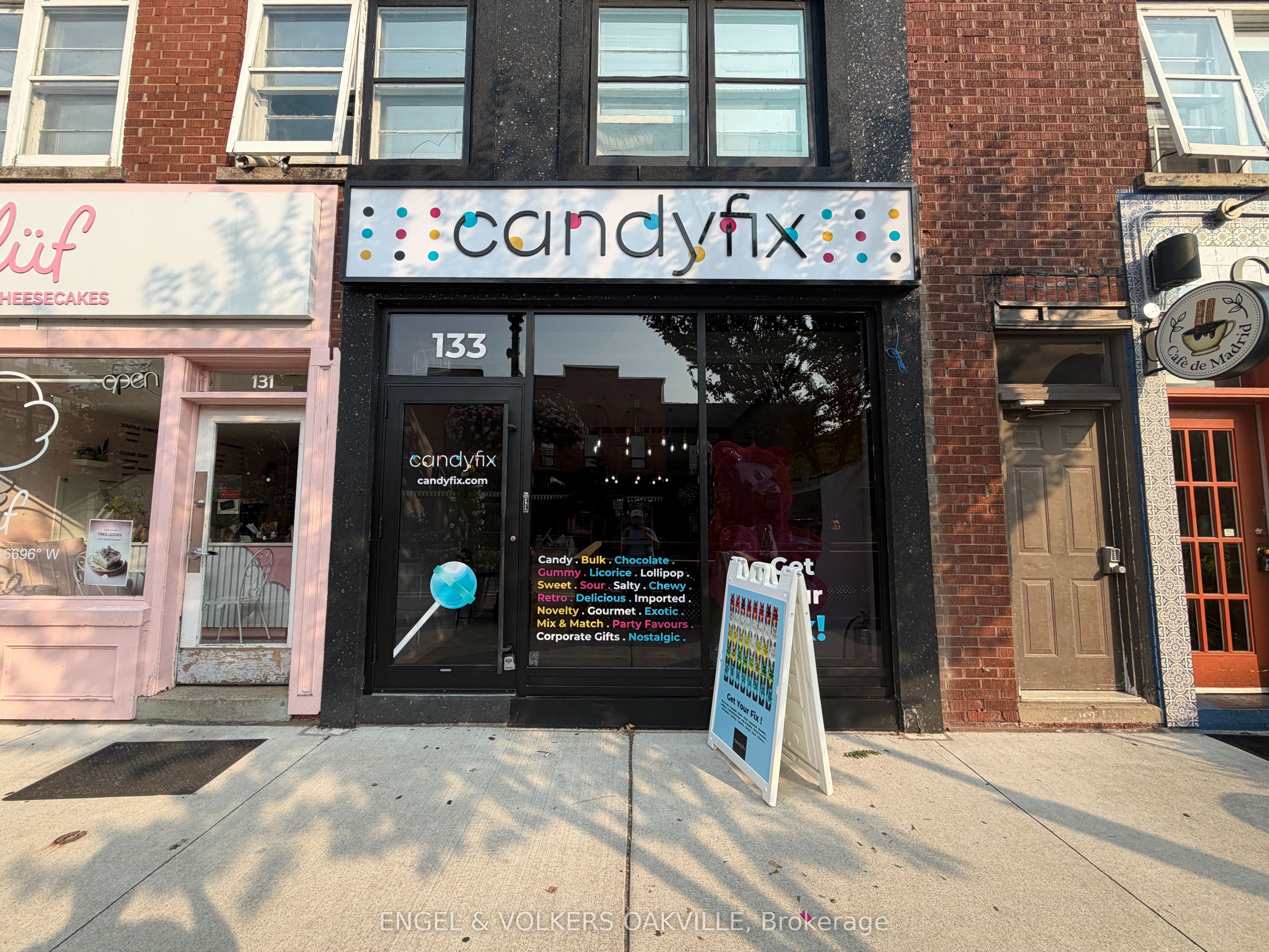 Prime 700 SF Retail Space in Downtown Oakville