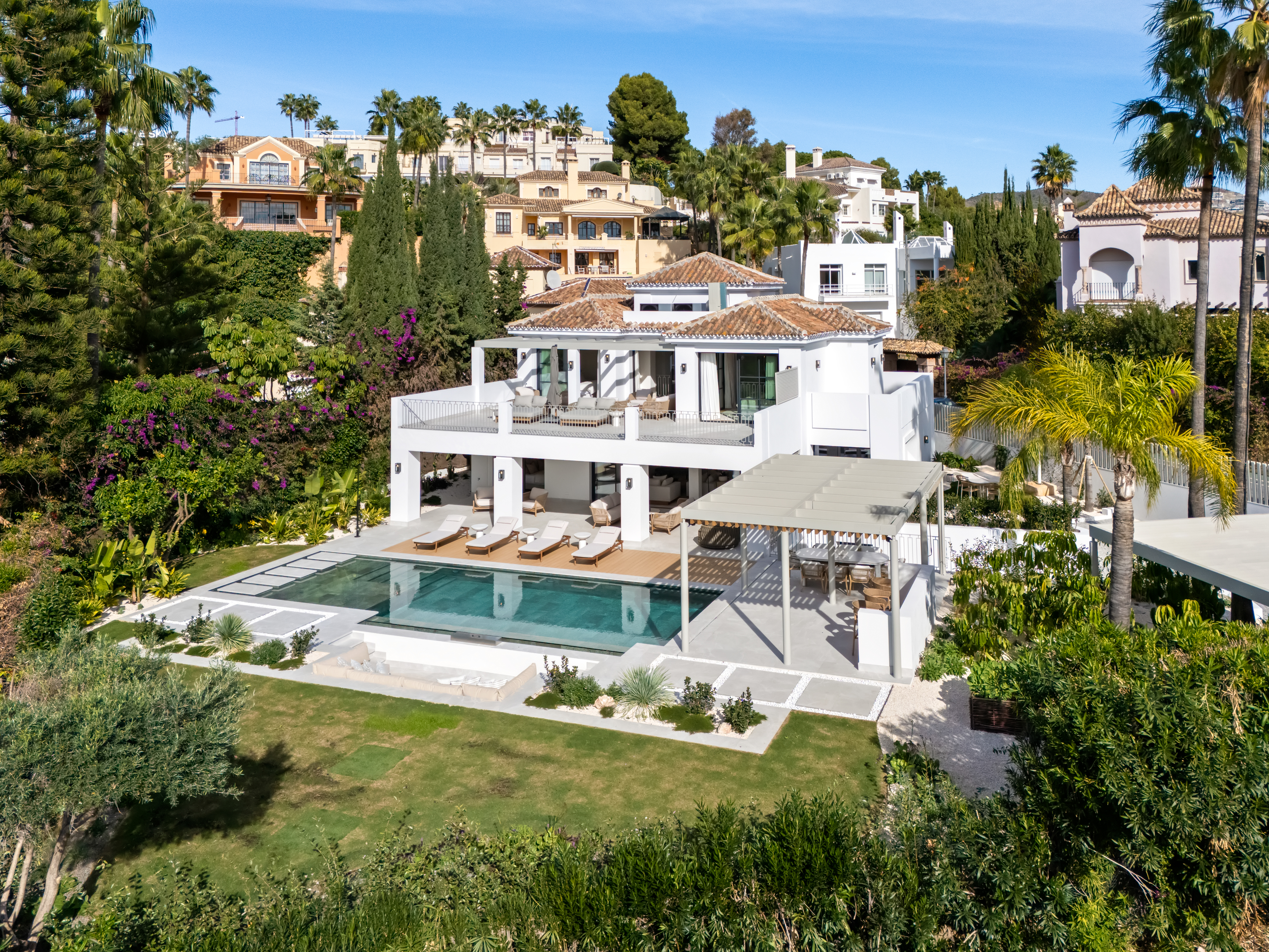 Refined MediterraneanVilla with Panoramic Sea Views