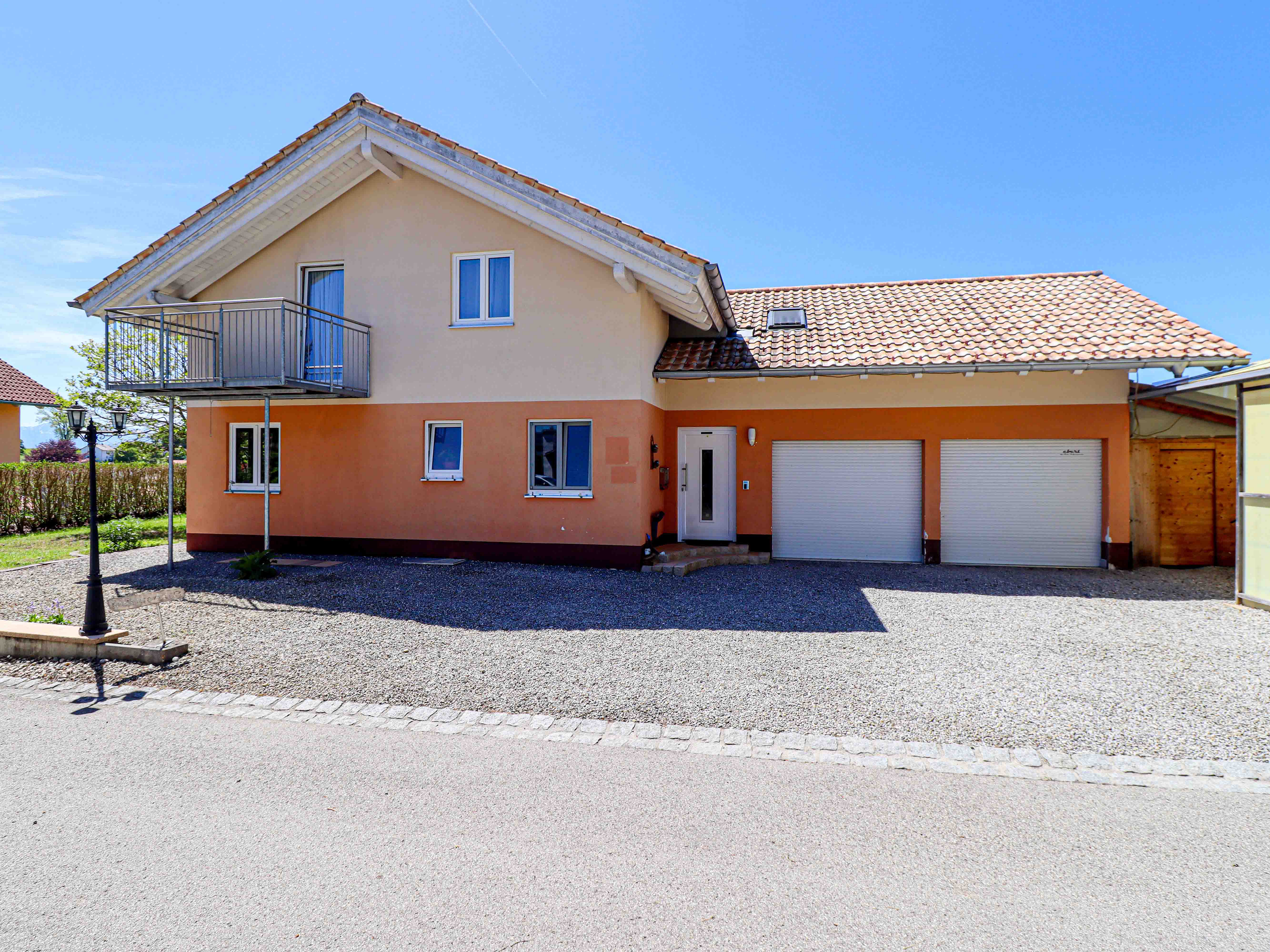 Charmantes und ökologisches Einfamilienhaus mit unverbaubarem Bergblick