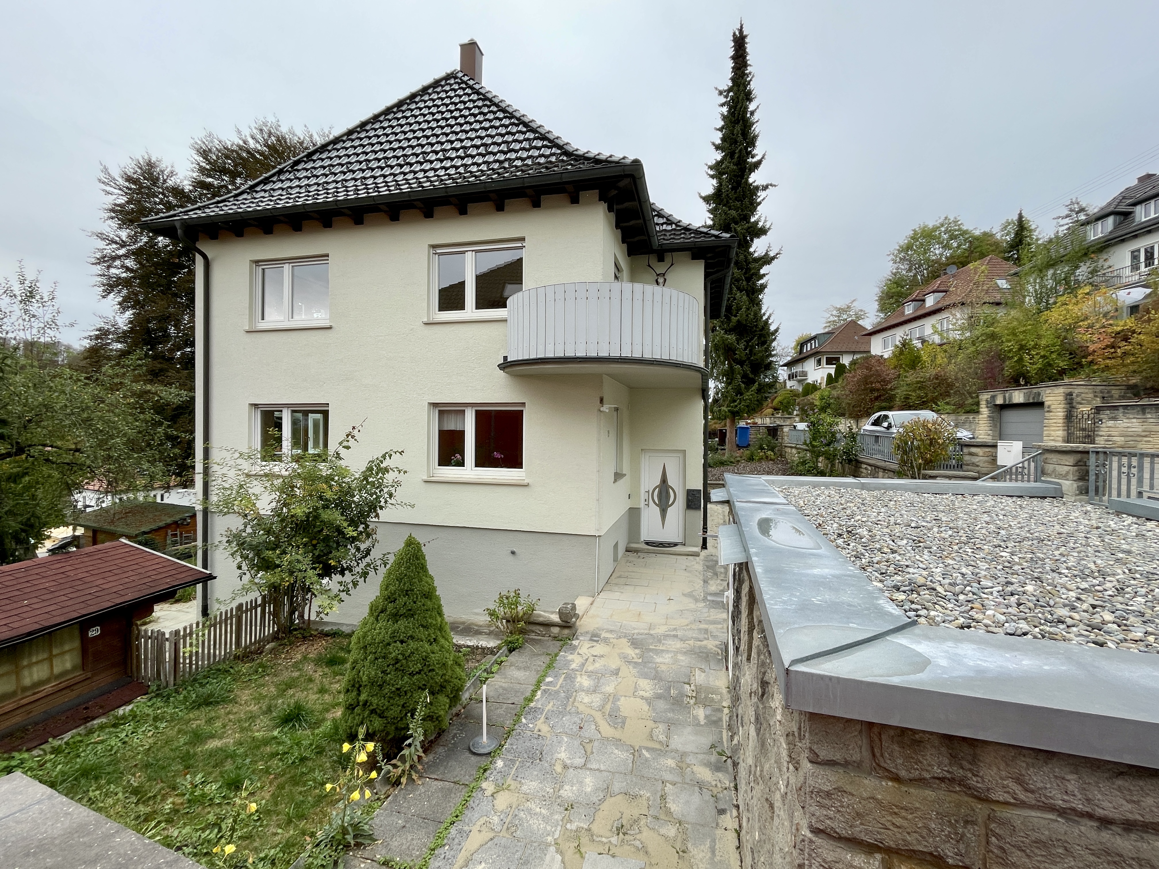 Großzügiges Einfamilienhaus mit Wintergarten, Garten und Garage zu vermieten