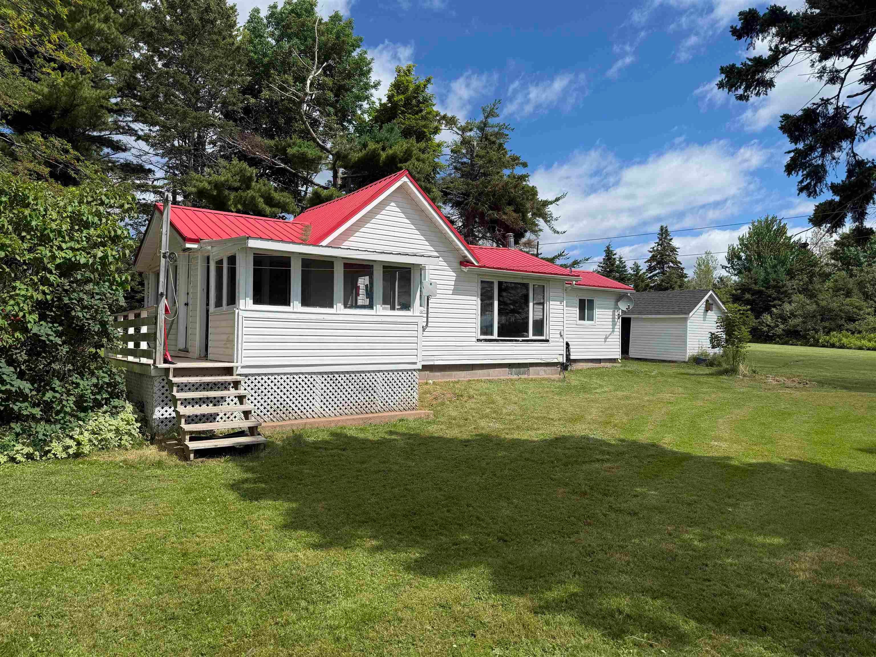 Tatamagouche Oceanfront Cottage: Private South-Facing Haven