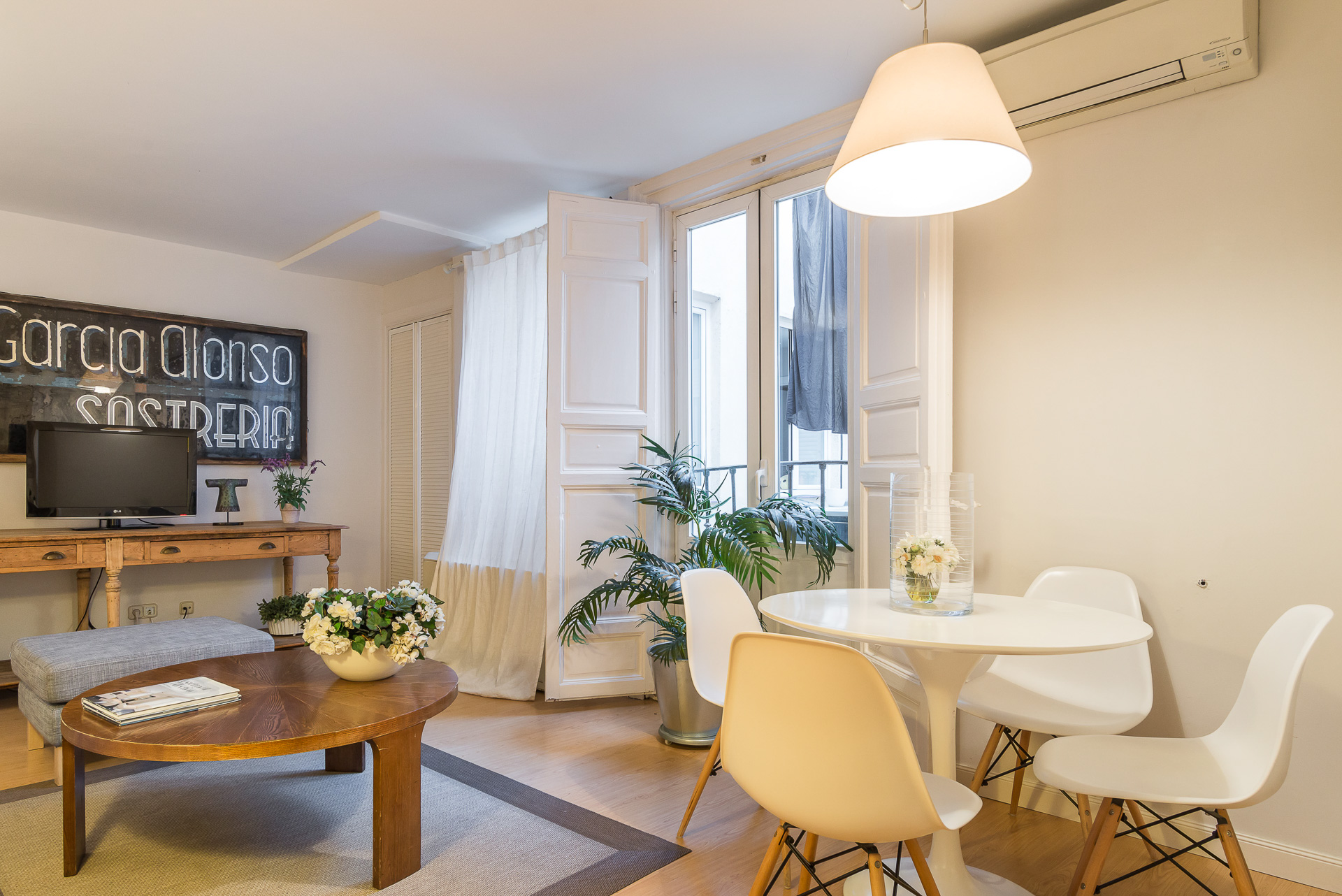 Furnished and comfortable 2-bedroom apartment in Calle Mayor for Rent