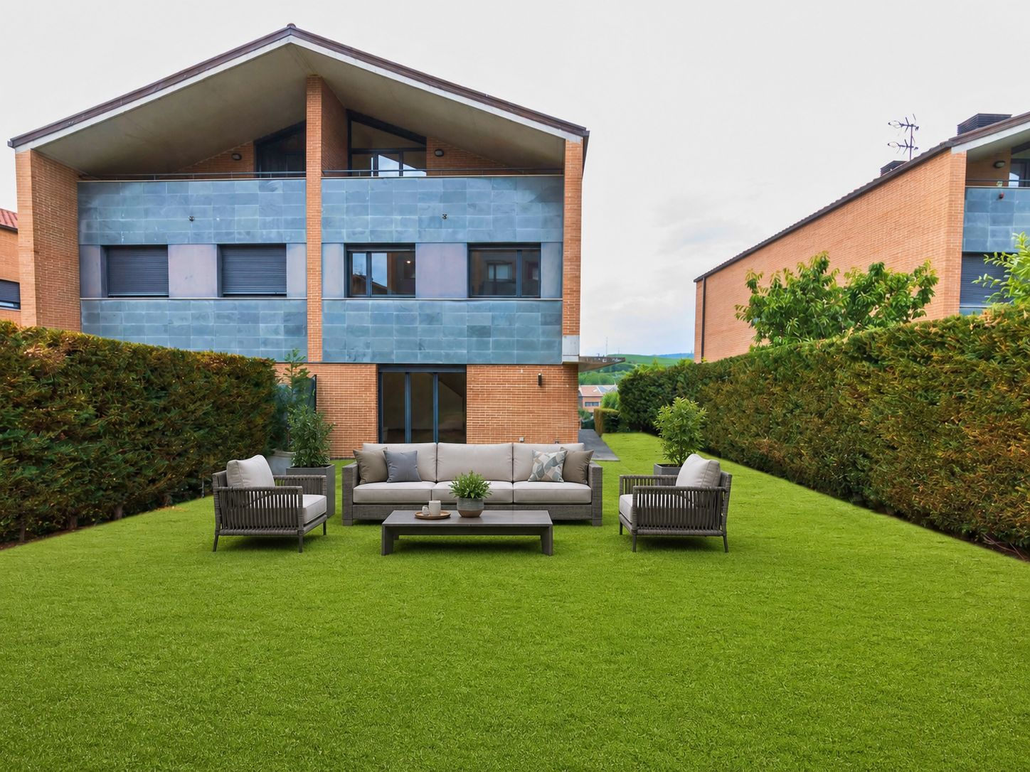 Magnificent Semi-detached House with Garden in Olloki