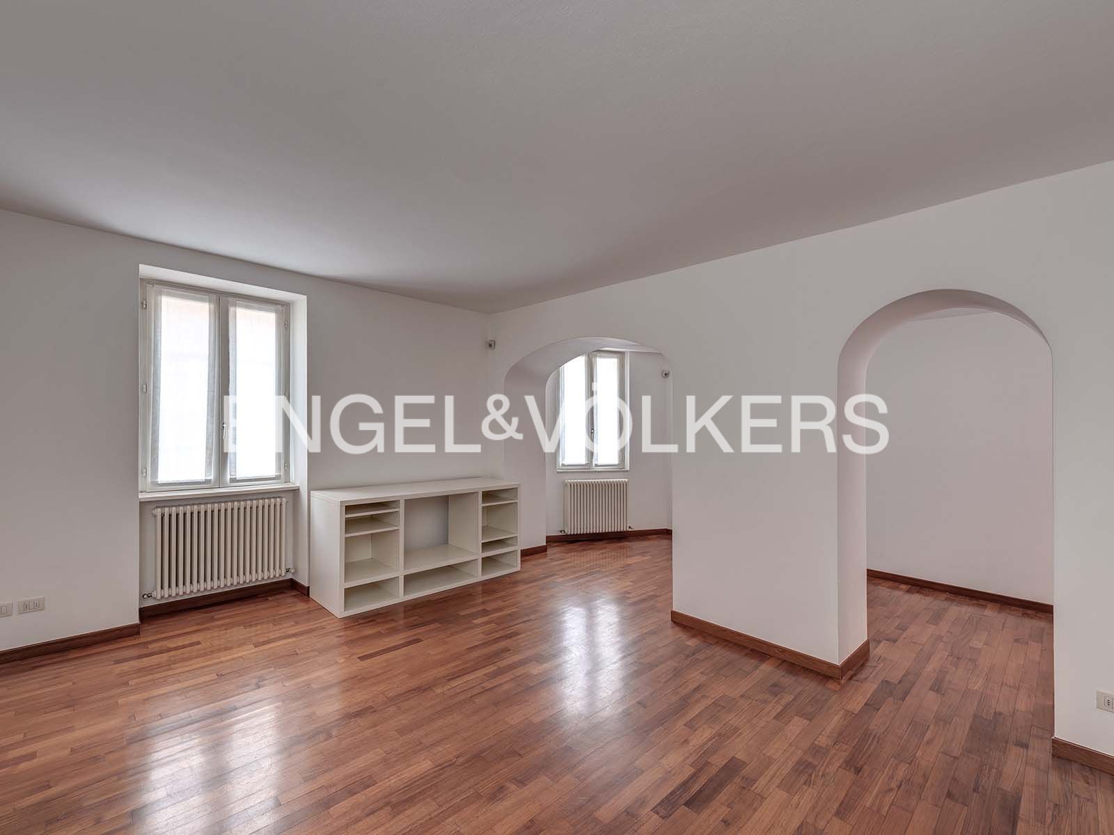 Elegant and spacious flat in Lecco