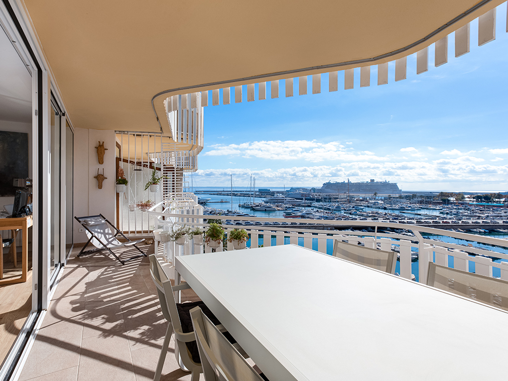 Completely refurbished apartment with views