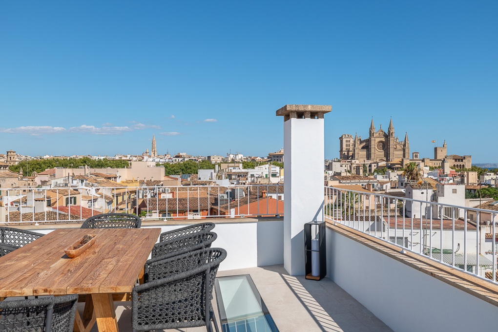 Renoviertes exklusives Penthouse mit grosser Dachterrasse und  fantastischem Ausblick