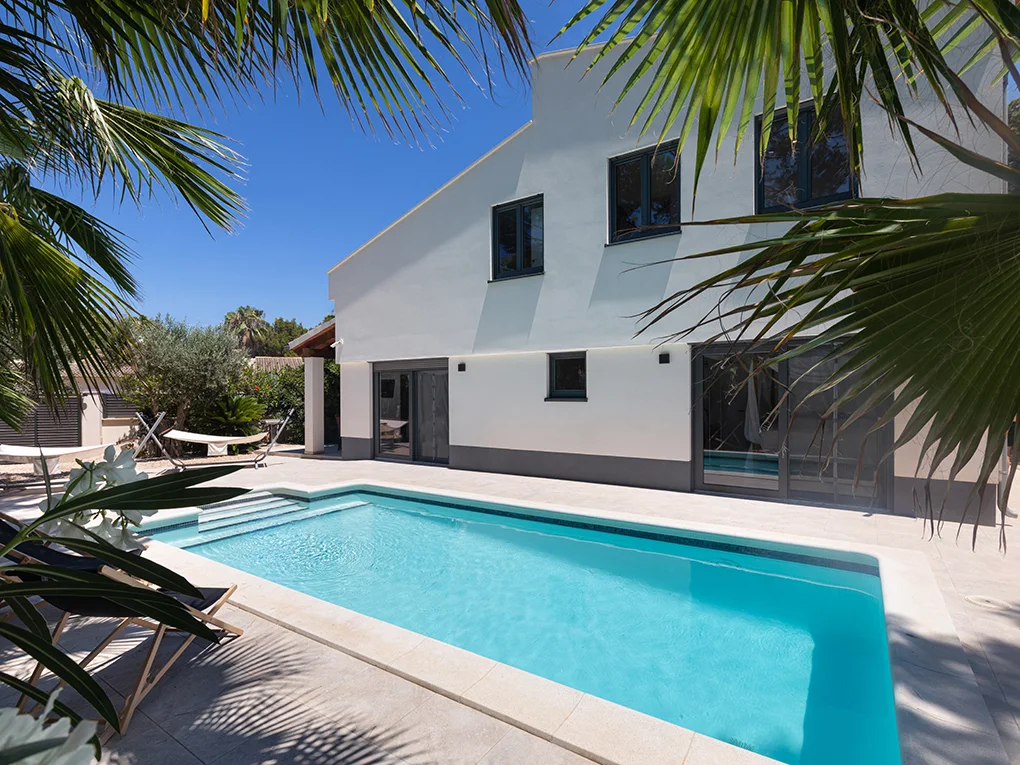 High quality renovated villa near Port Adriano