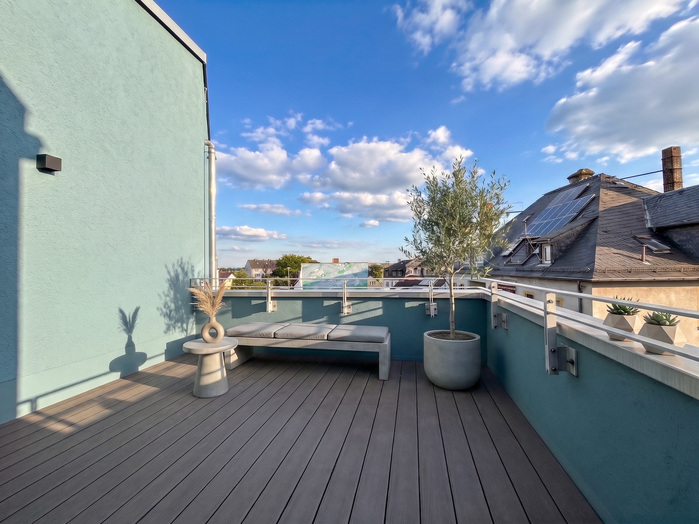 Exklusives Zwei-Zimmer-Neubau-Apartment mit Dachterrasse und Tiefgaragenstellplatz