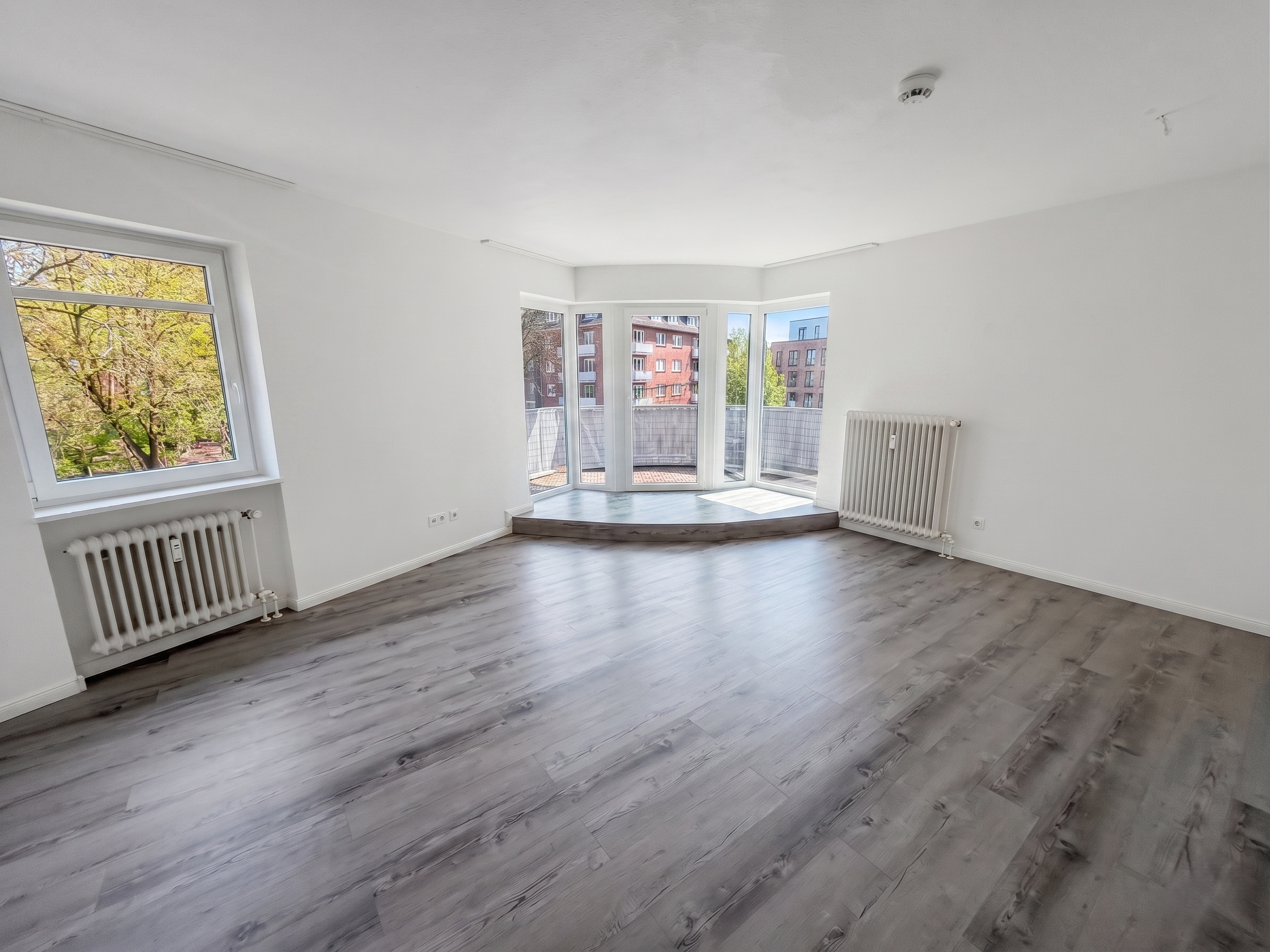 Sanierte 2-Zimmer-Wohnung mit Balkon!