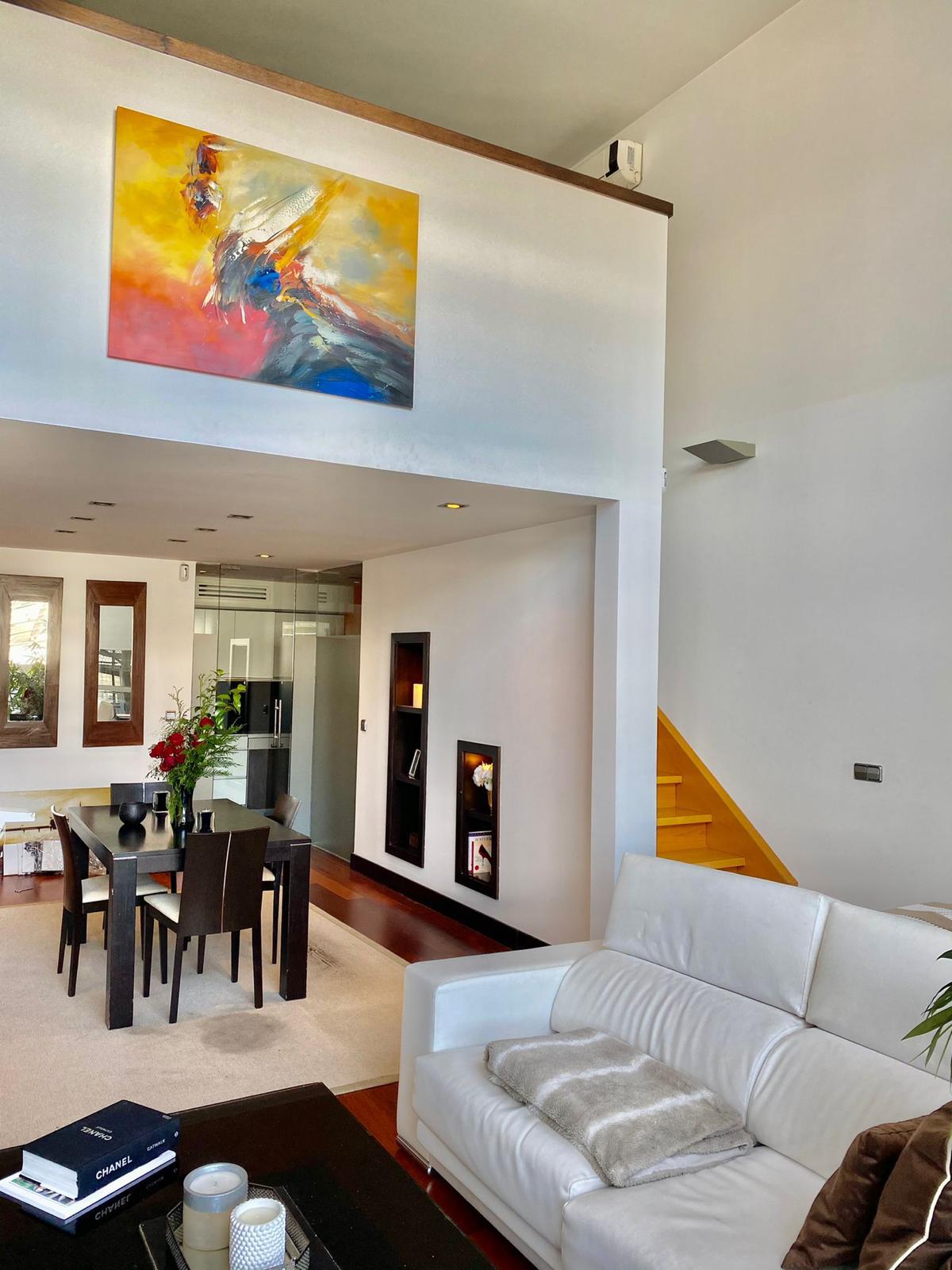 Discover serene luxury in Manoteras–Hortaleza, Madrid: apartment with elevator, concierge and 24-hour security, 1 bedroom and 2 bathrooms, mountain views and views of an iconic monument.