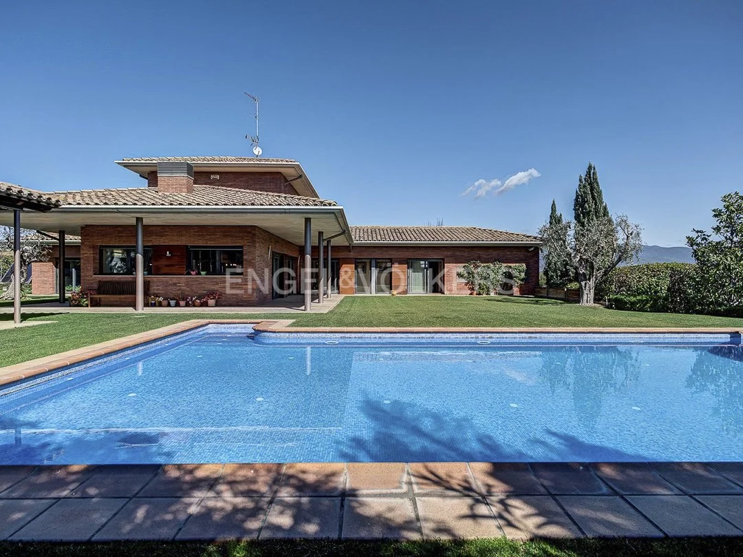 Stunning house in privileged neibourghood, Canovelles