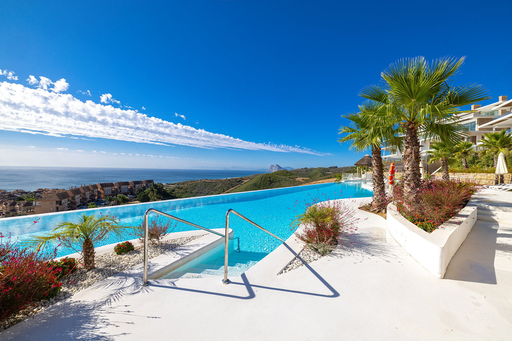 BRAND-NEW LUXURY PENTHOUSE WITH PANORAMIC SEA AND GIBRALTAR VIEWS