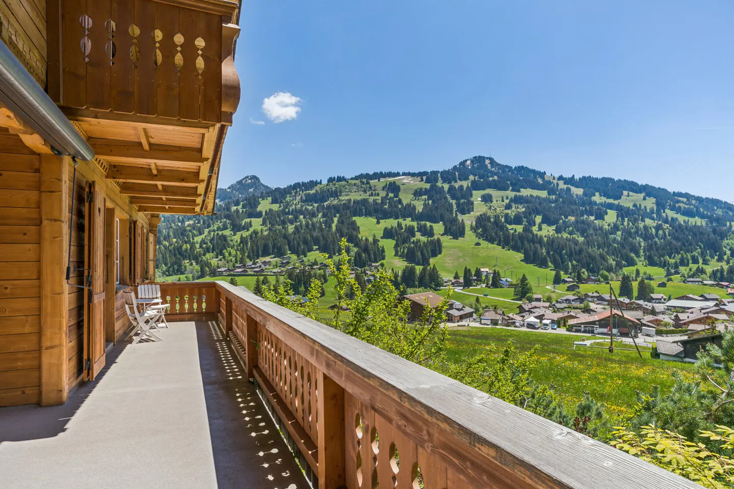 First Floor: View over Schönried Valley