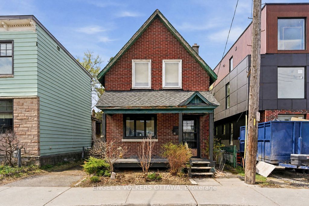 2 Bedroom single family home in Hintonburg!