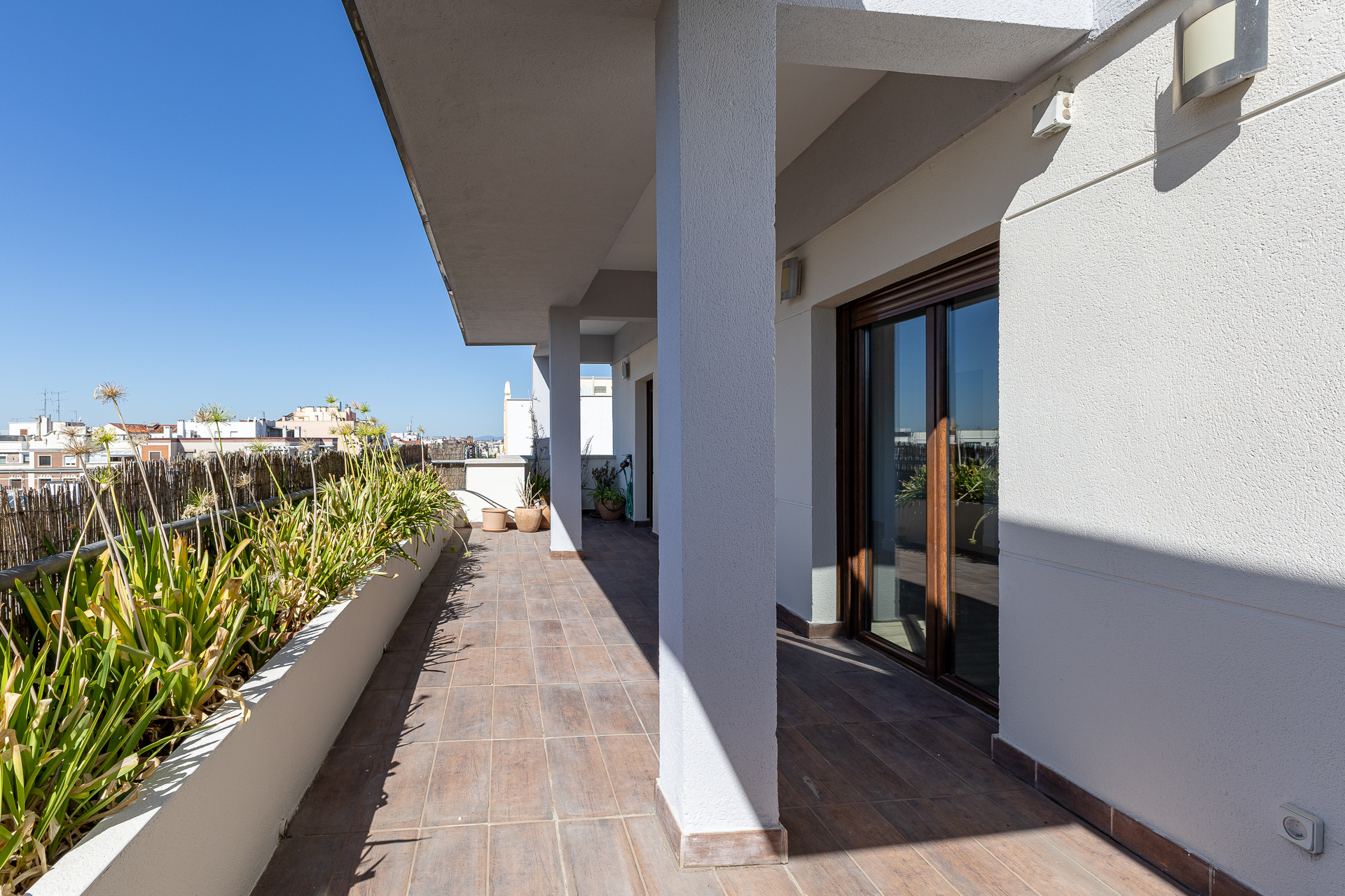 Exclusive renovated penthouse with private terrace in Salamanca